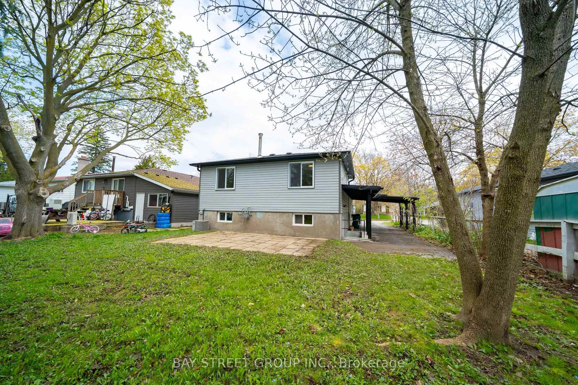 Photo 38 of 41 Helene Crescent, Waterloo, Maple Hills — HOMEH