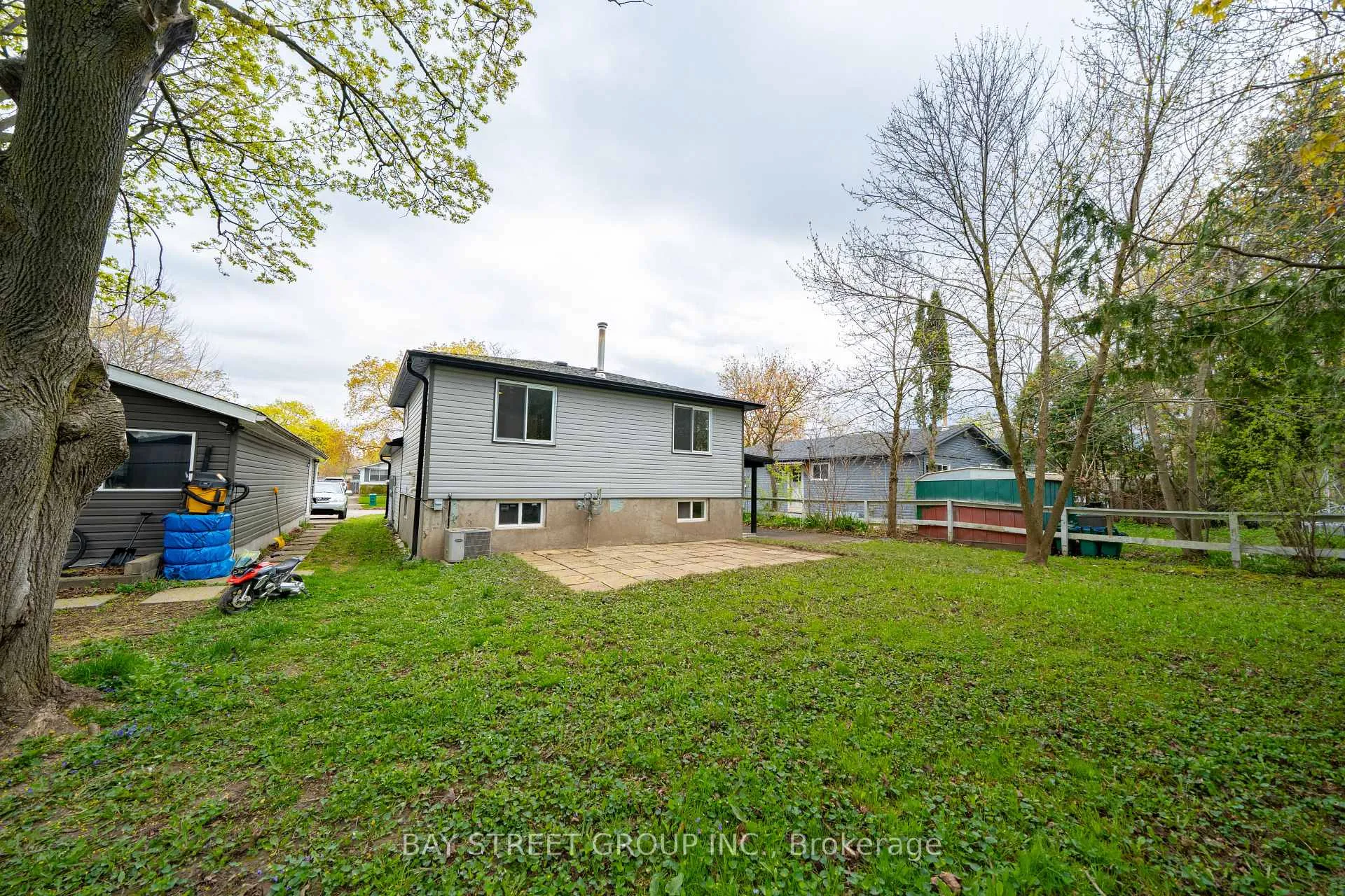 Photo 40 of 41 Helene Crescent, Waterloo, Maple Hills — HOMEH