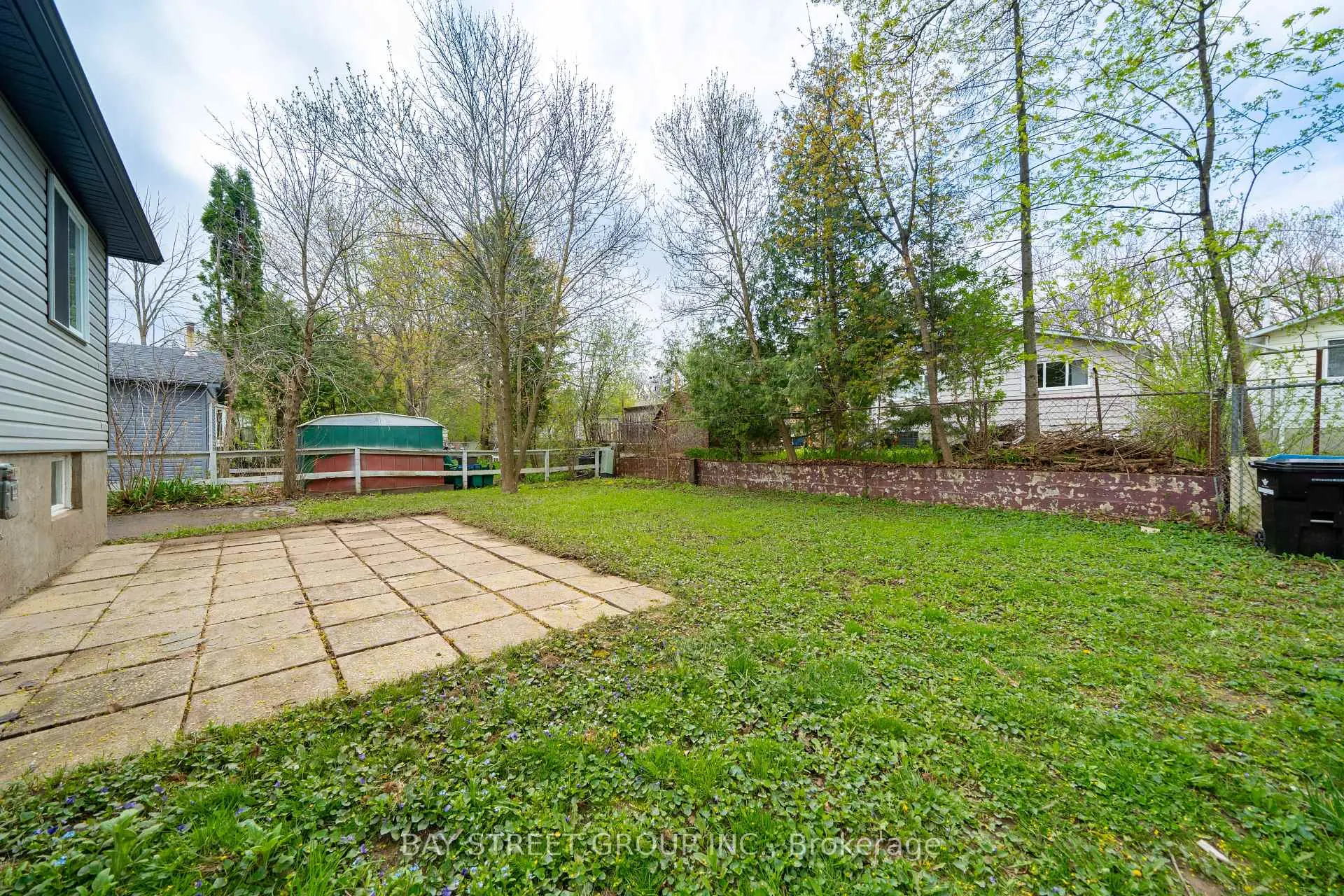 Photo 41 of 41 Helene Crescent, Waterloo, Maple Hills — HOMEH