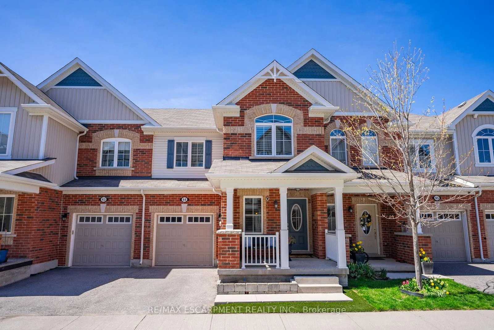 Photo 2 of Unit 44, 22 Spring Creek Drive, Hamilton, Waterdown — HOMEH