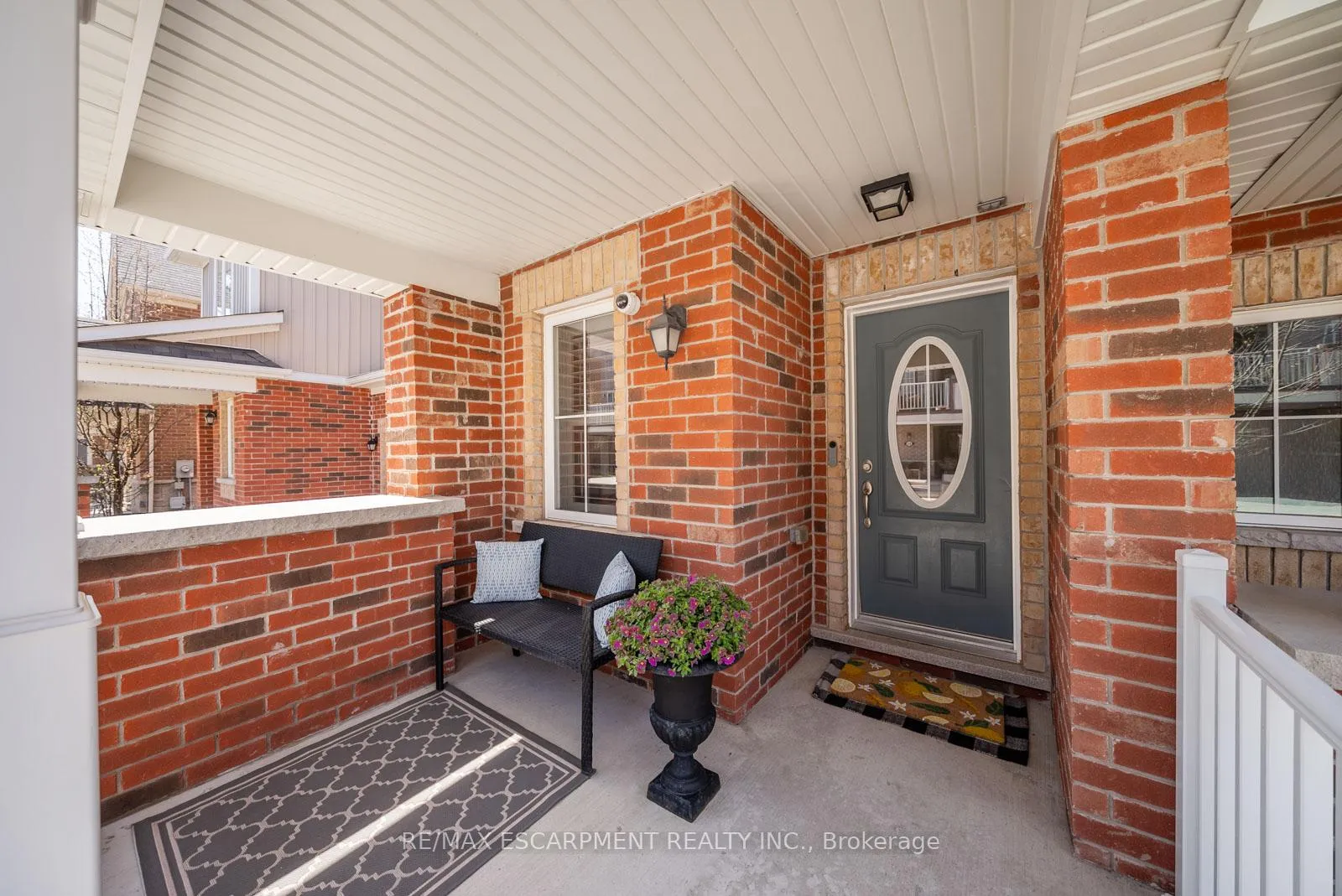 Photo 3 of Unit 44, 22 Spring Creek Drive, Hamilton, Waterdown — HOMEH