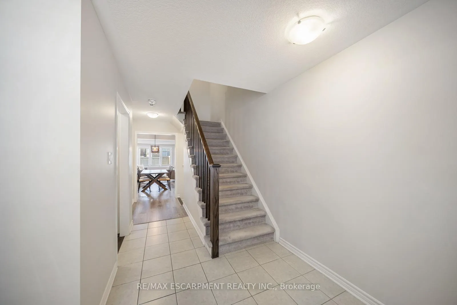 Photo 6 of Unit 44, 22 Spring Creek Drive, Hamilton, Waterdown — HOMEH
