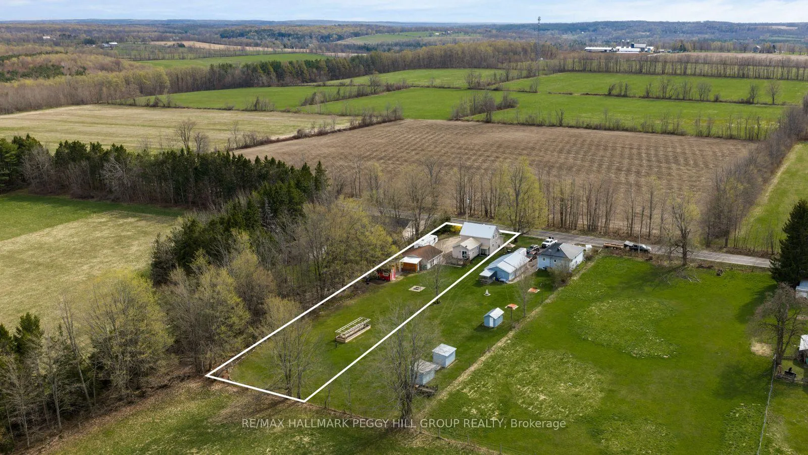Photo 2 of 6461 4 Line N, Oro-Medonte, Rural Oro-Medonte — HOMEH