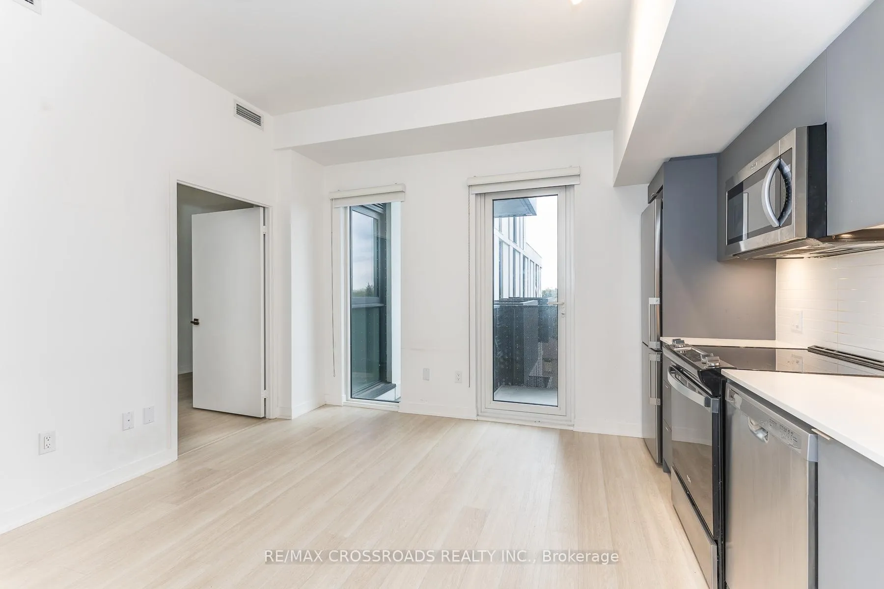 Photo 6 of Unit 550, 500 Wilson Avenue, North York, Clanton Park — HOMEH