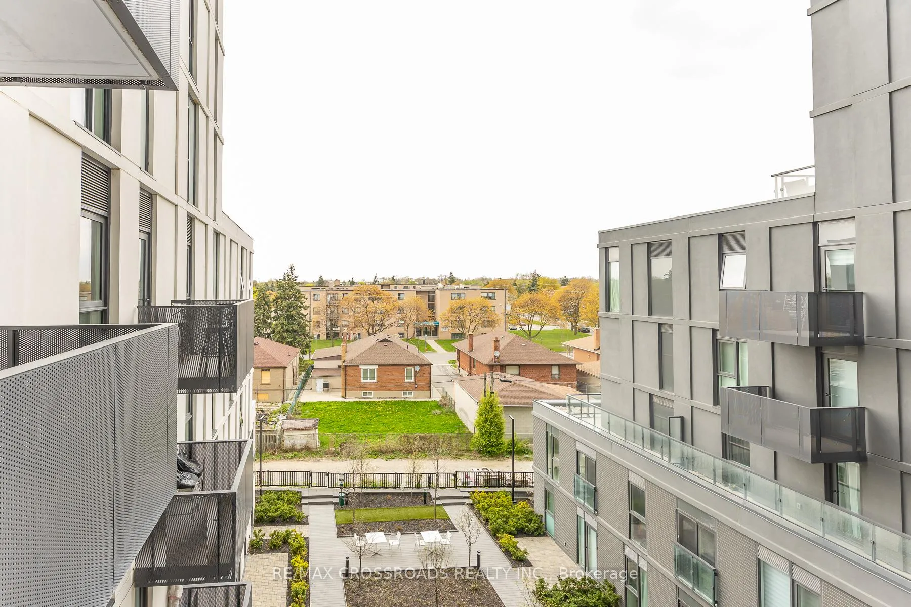 Photo 17 of Unit 550, 500 Wilson Avenue, North York, Clanton Park — HOMEH
