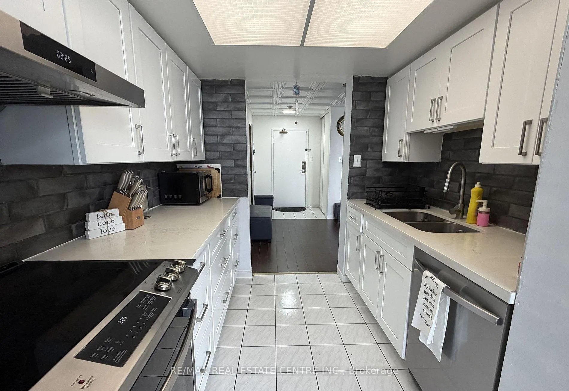 Photo 6 of Unit 510, 3 Rowntree Road, Etobicoke, Mount Olive-Silverstone-Jamestown — HOMEH