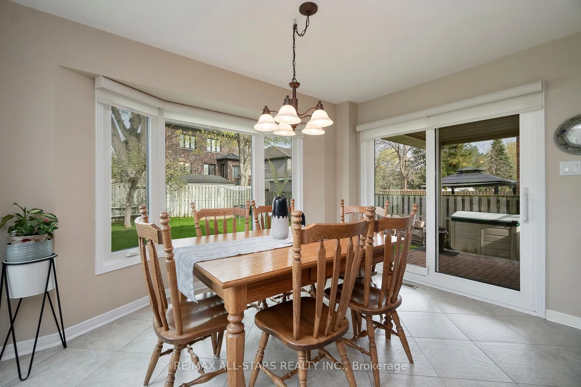 Photo 13 of 33 Carpenter Court, Markham, Raymerville — HOMEH
