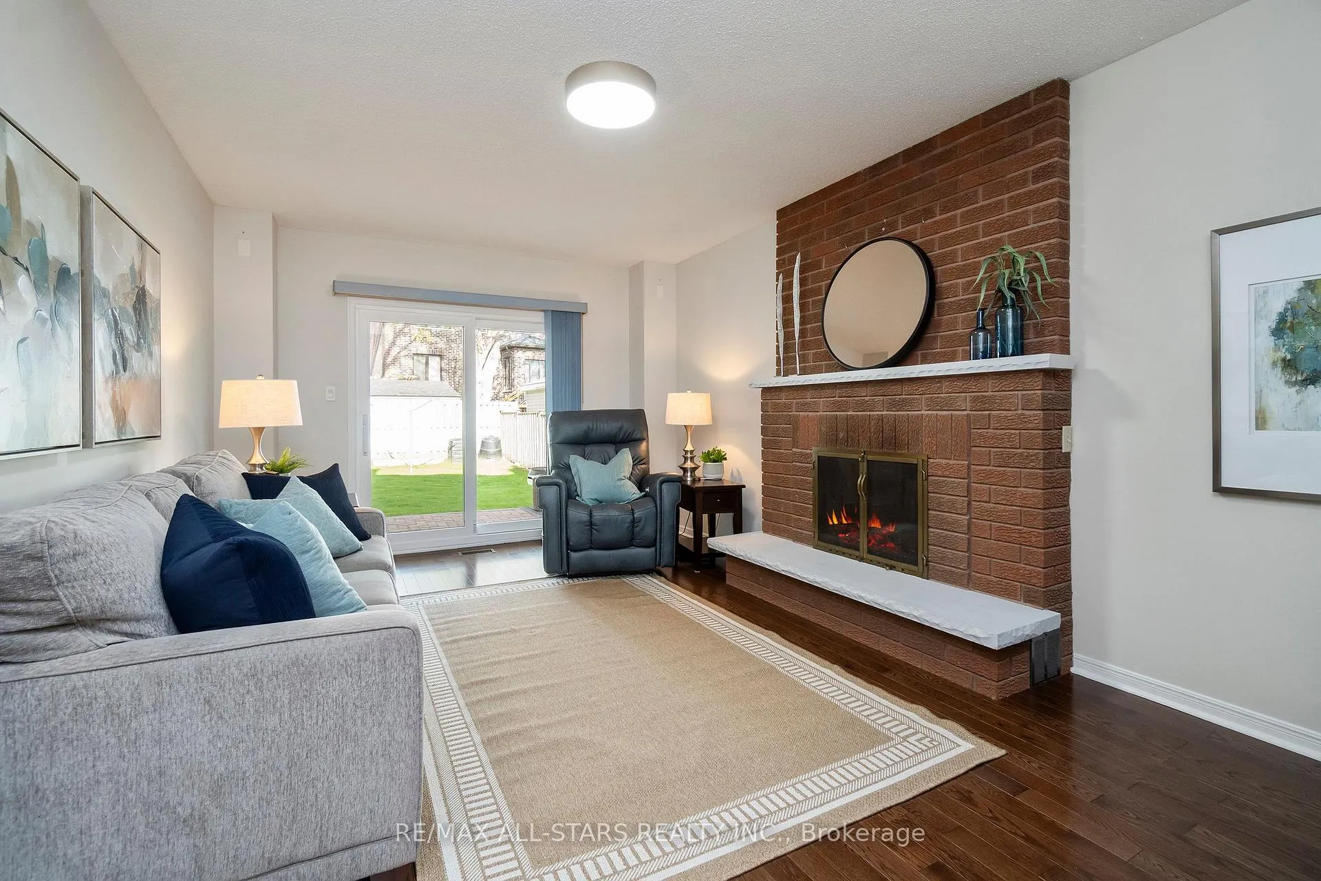 Photo 16 of 33 Carpenter Court, Markham, Raymerville — HOMEH