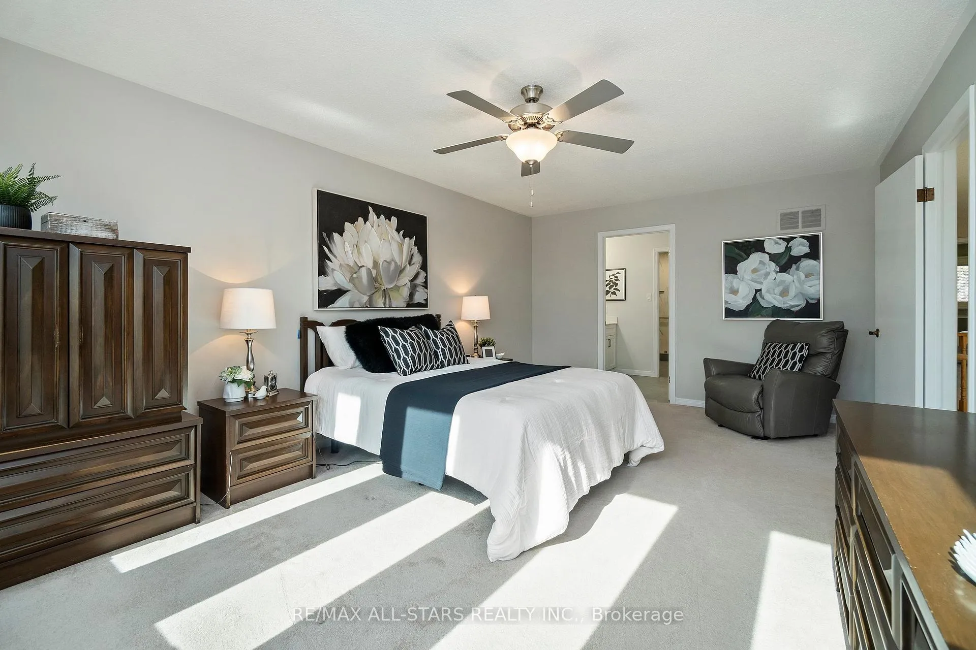 Photo 24 of 33 Carpenter Court, Markham, Raymerville — HOMEH