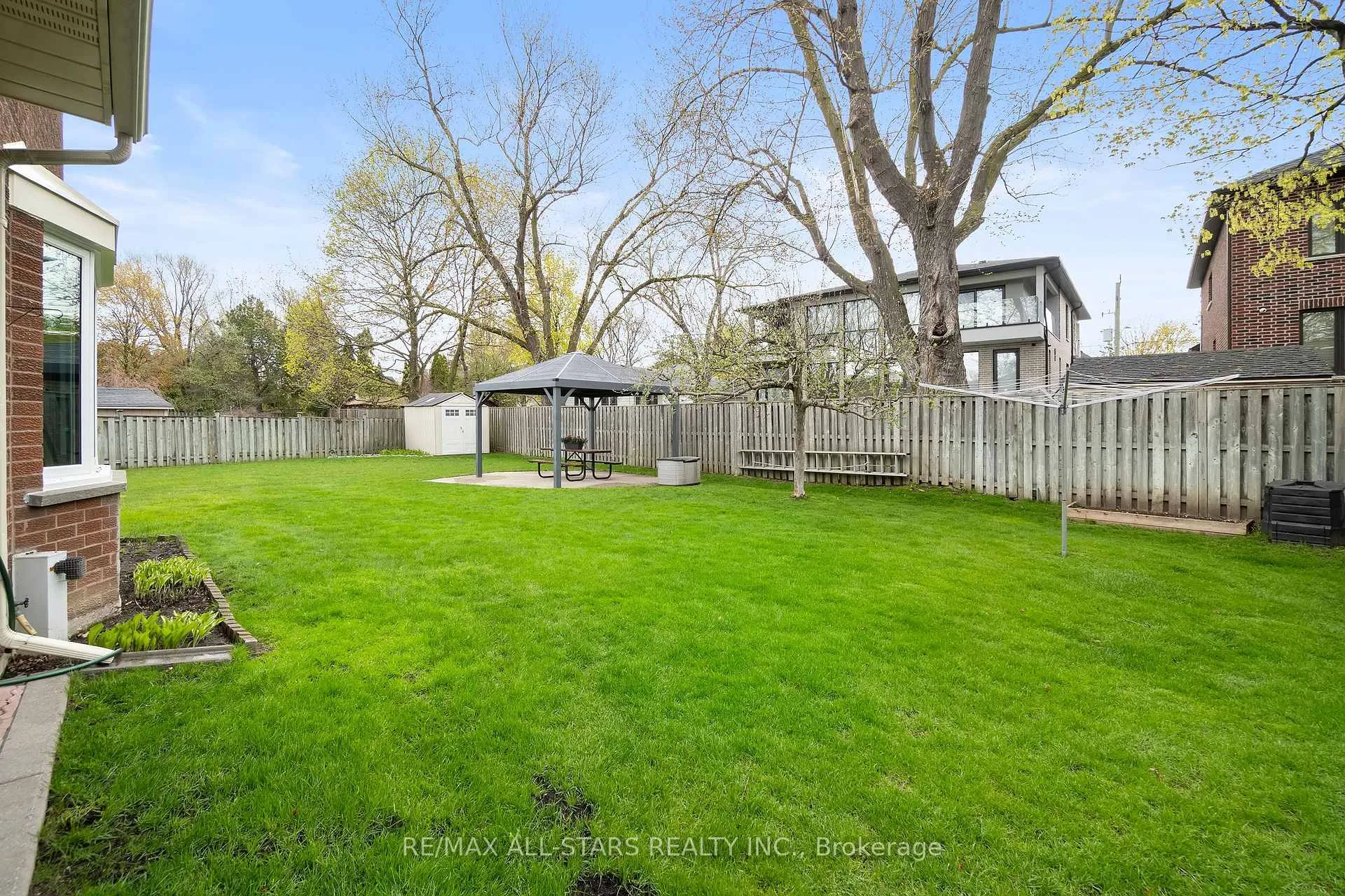 Photo 38 of 33 Carpenter Court, Markham, Raymerville — HOMEH