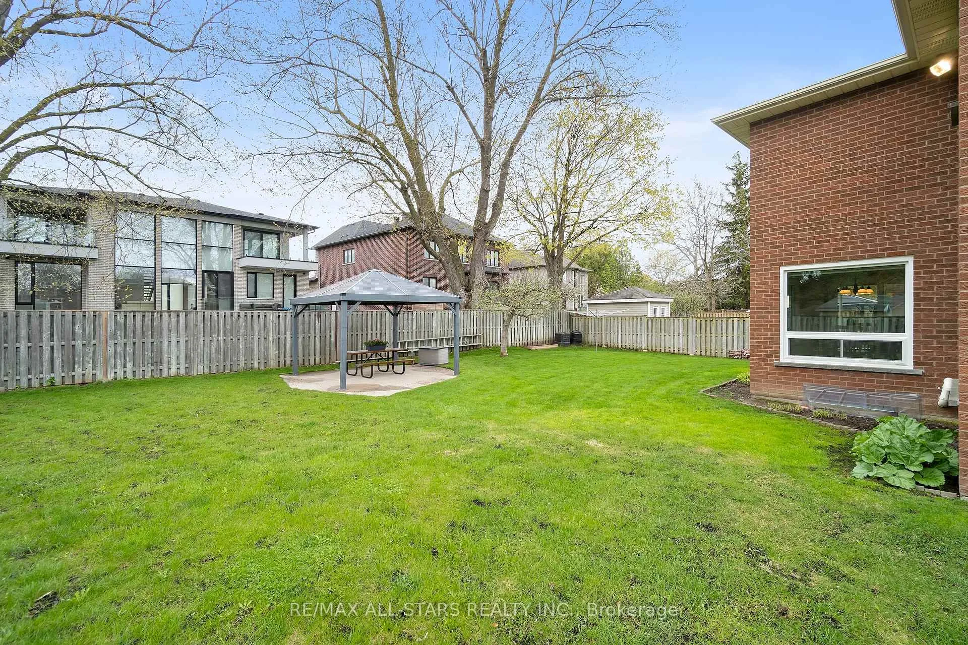Photo 43 of 33 Carpenter Court, Markham, Raymerville — HOMEH