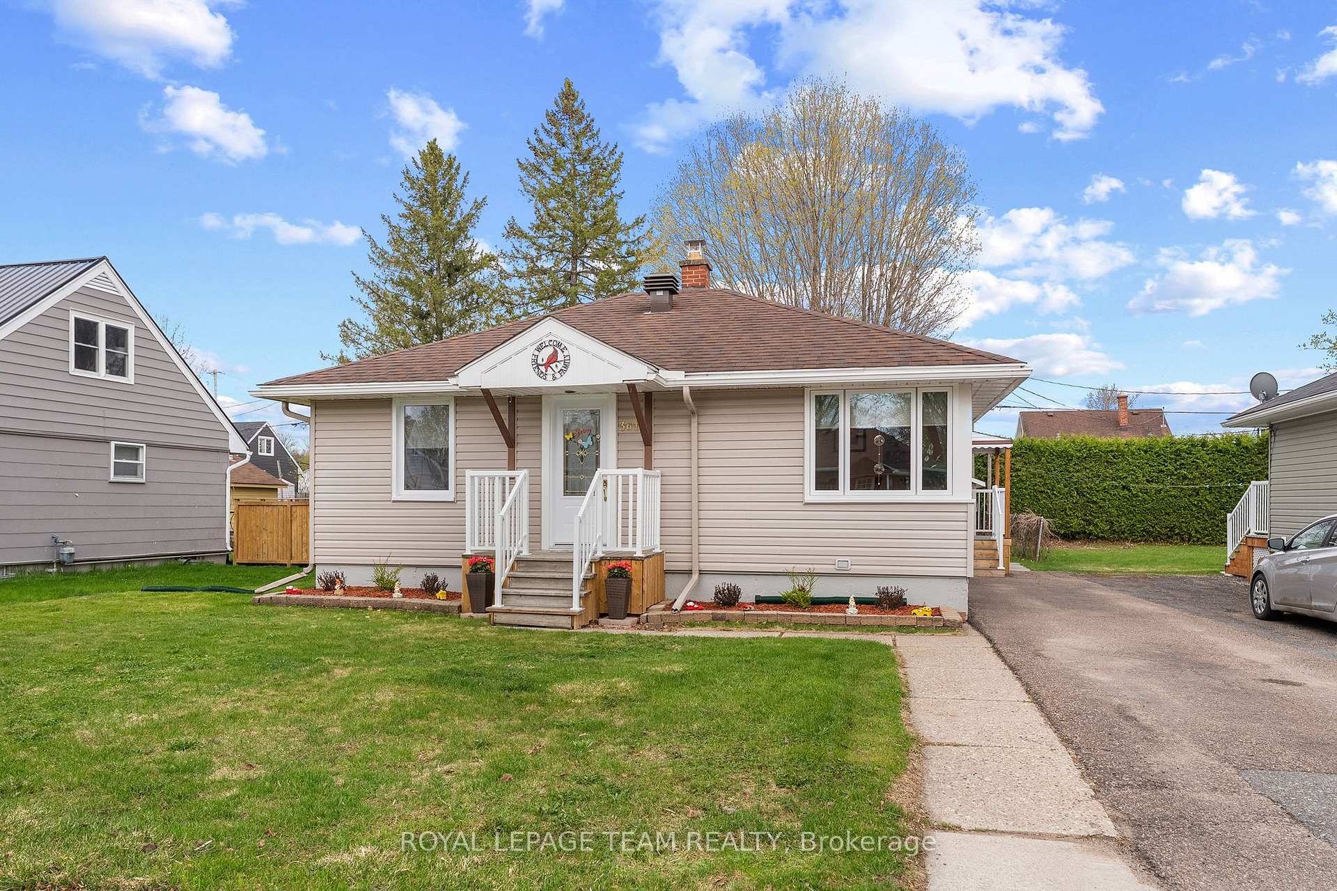 Photo 2 of 361 Archibald Avenue, Renfrew — HOMEH
