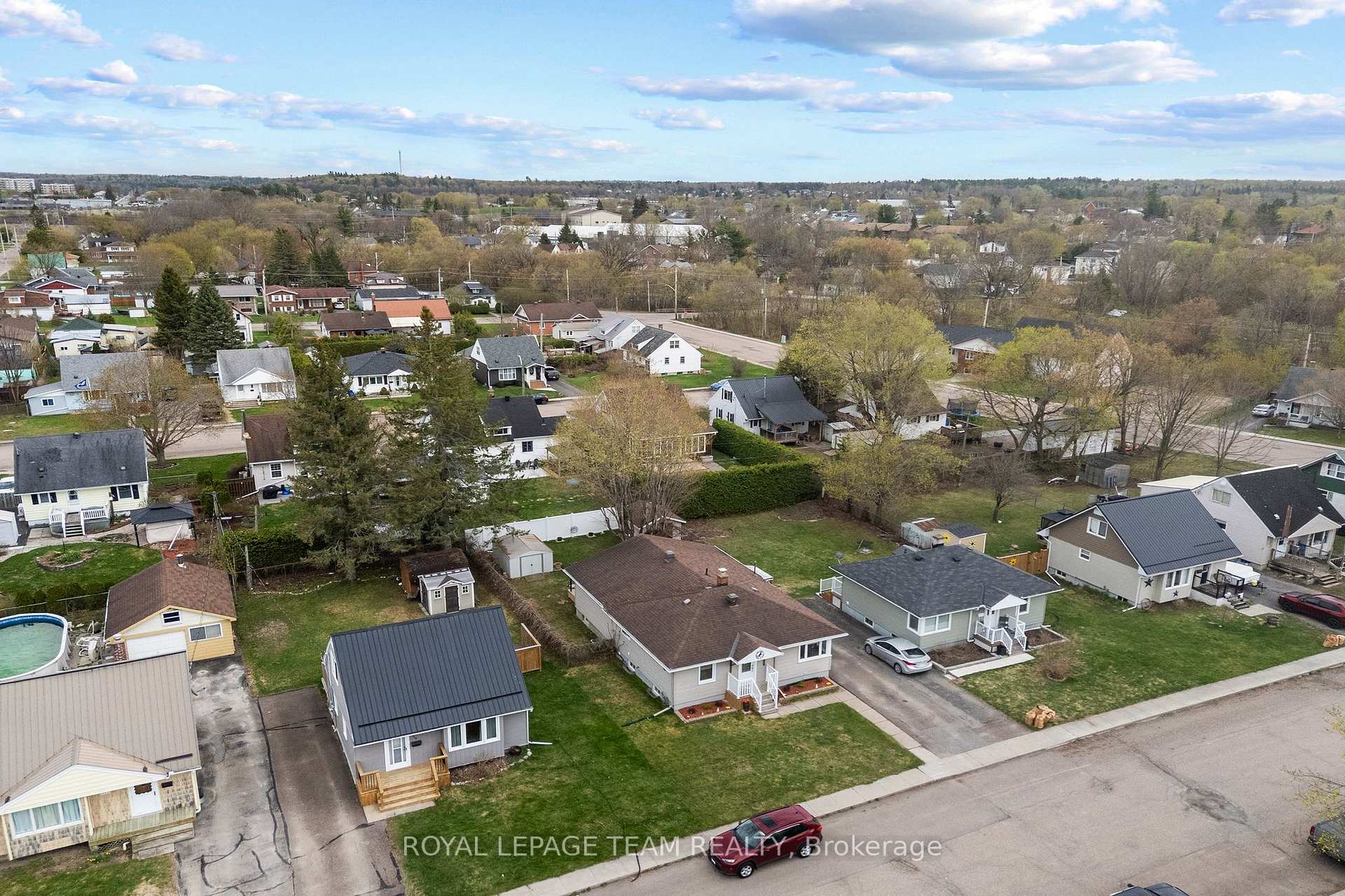 Photo 5 of 361 Archibald Avenue, Renfrew — HOMEH