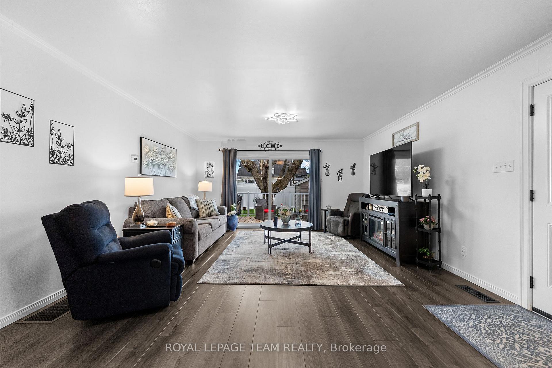 Photo 8 of 361 Archibald Avenue, Renfrew — HOMEH