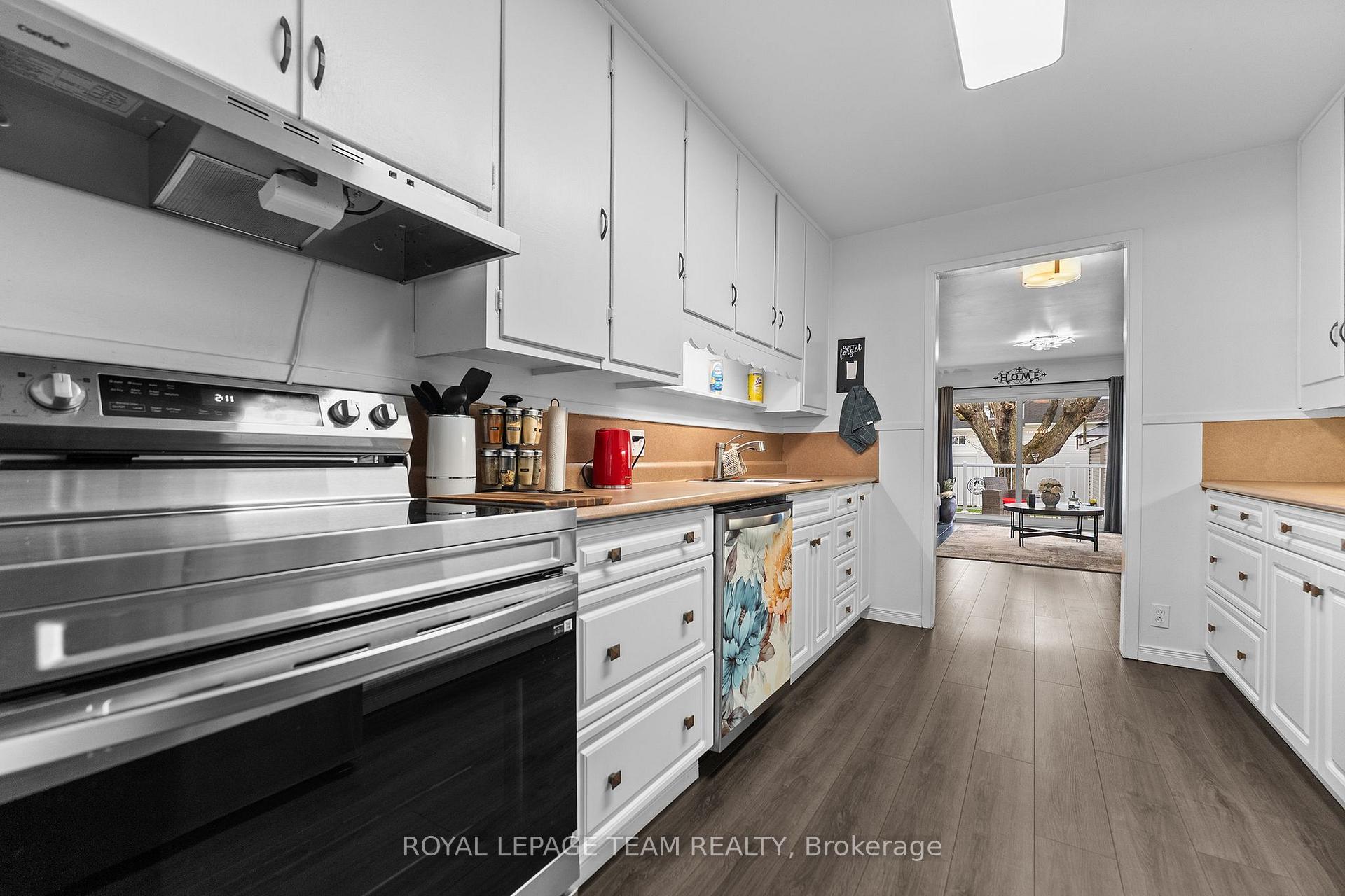 Photo 14 of 361 Archibald Avenue, Renfrew — HOMEH