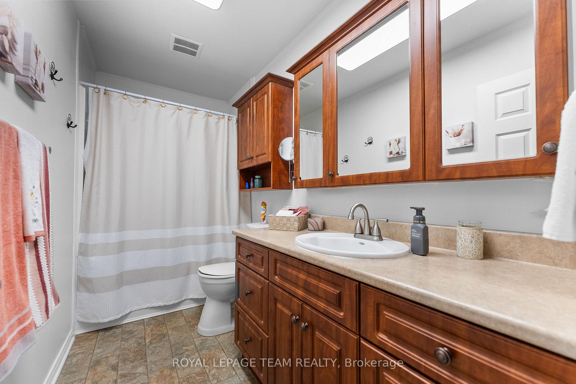 Photo 20 of 361 Archibald Avenue, Renfrew — HOMEH