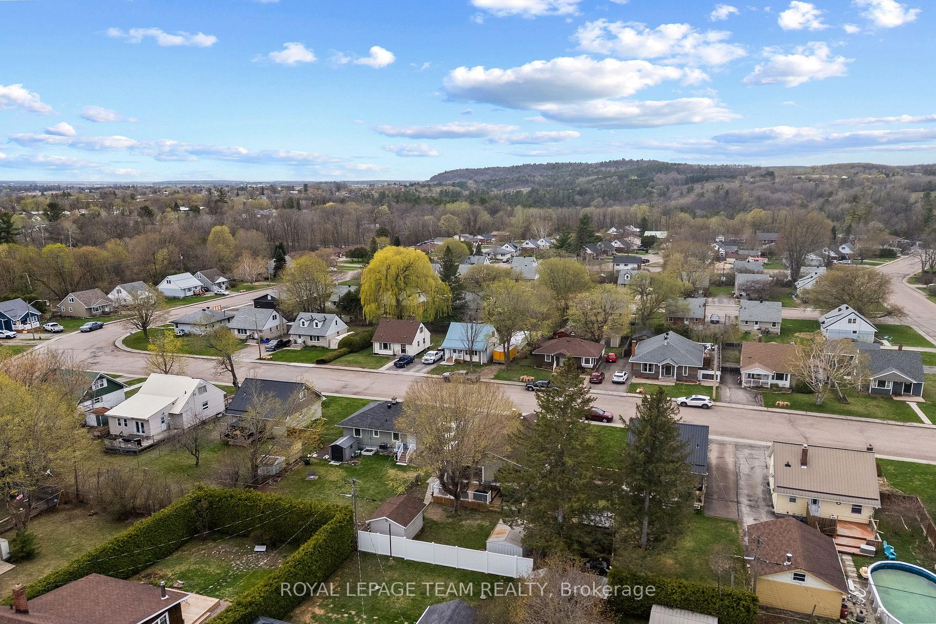Photo 40 of 361 Archibald Avenue, Renfrew — HOMEH
