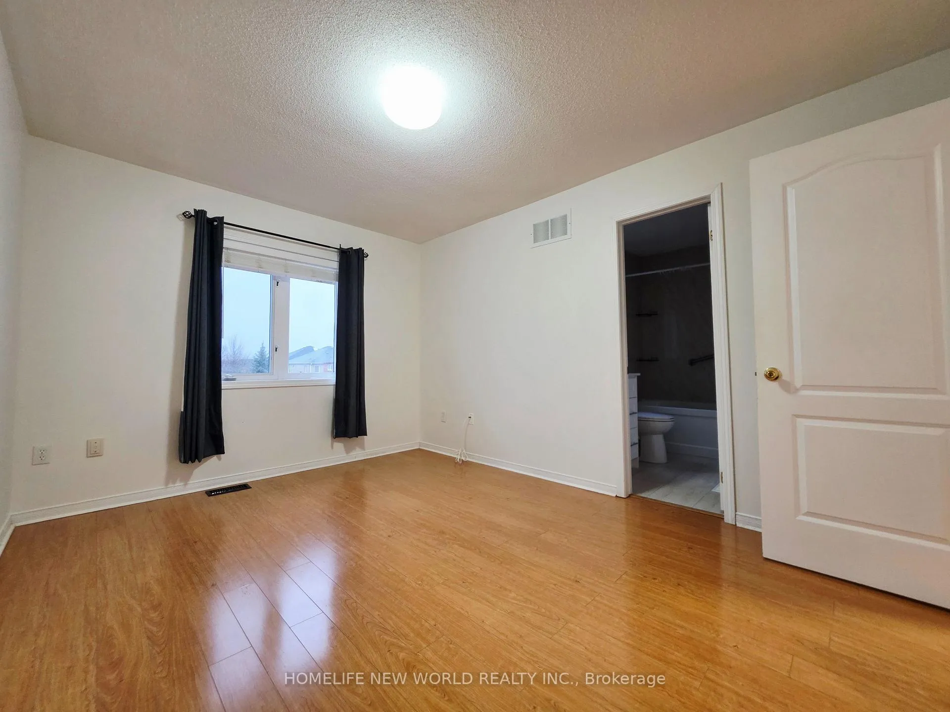 Photo 7 of 357 Bur Oak Avenue, Markham, Berczy — HOMEH