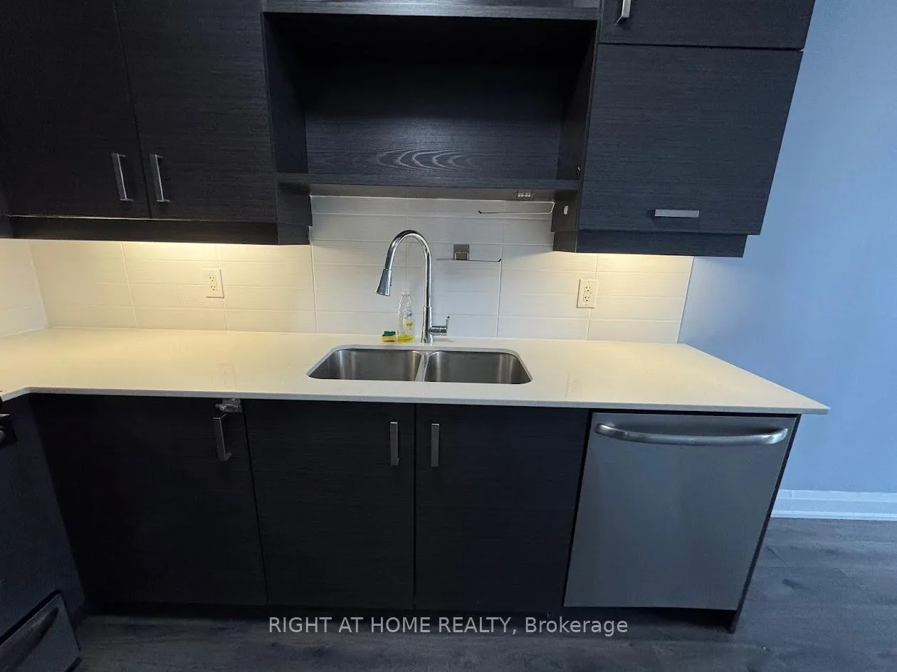 Photo 10 of Unit 228, 8228 Birchmount Road, Markham, Unionville — HOMEH