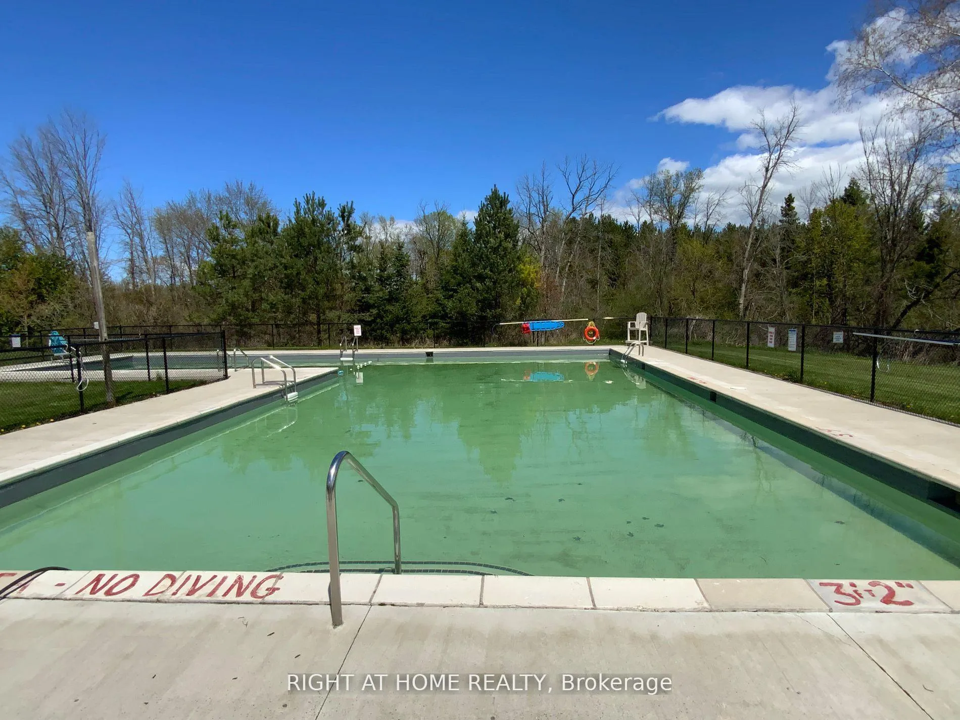 Photo 2 of 3 Woody Way Boulevard E, Georgina, Pefferlaw — HOMEH