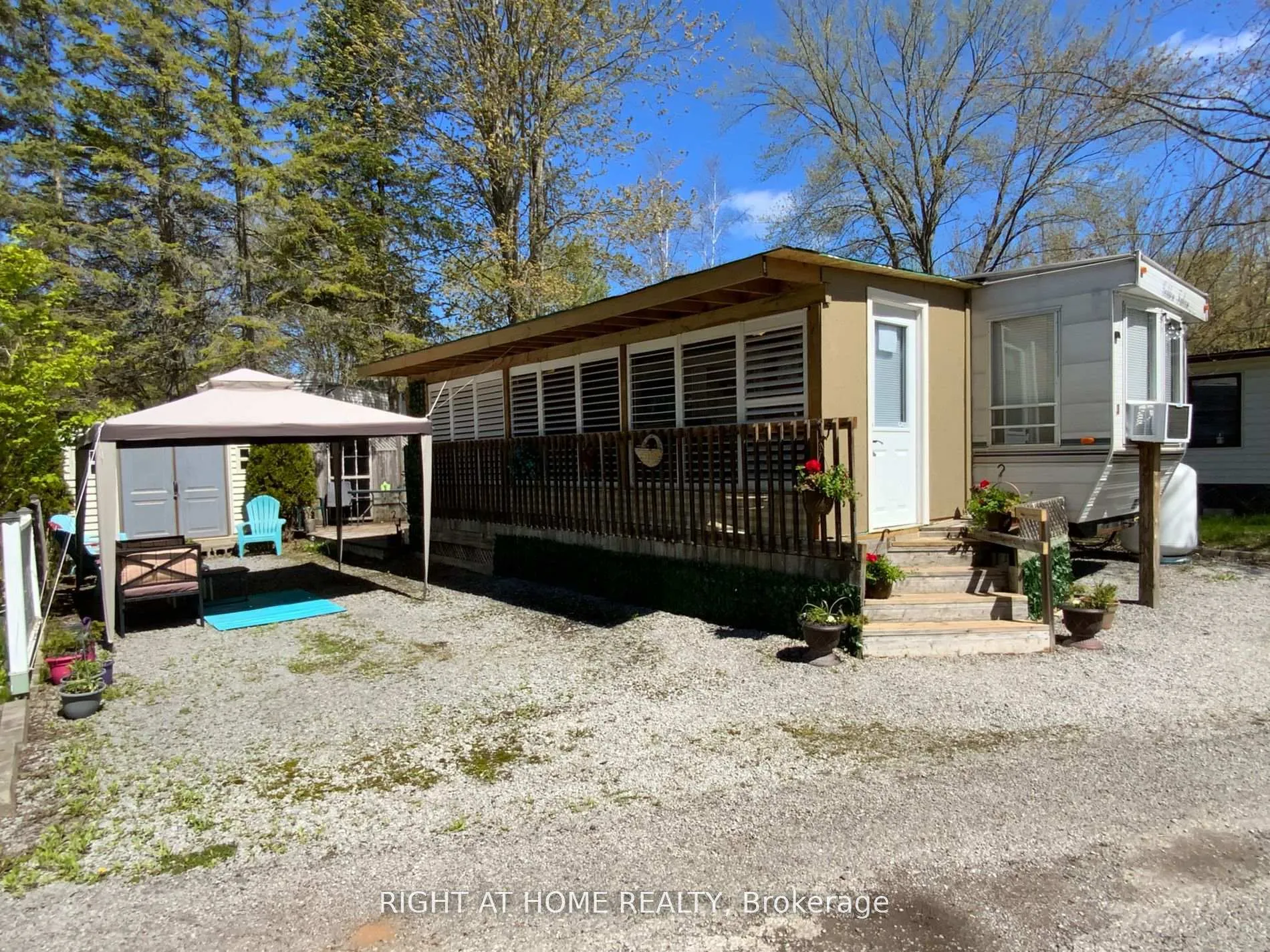 Photo 6 of 3 Woody Way Boulevard E, Georgina, Pefferlaw — HOMEH