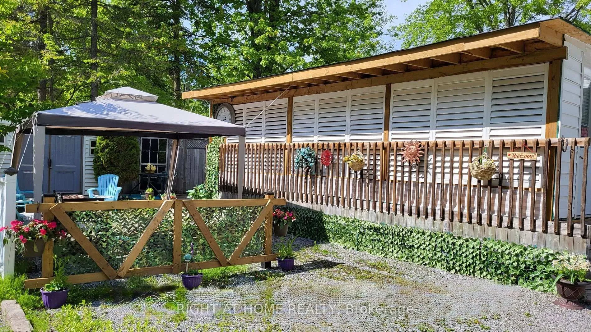 Photo 11 of 3 Woody Way Boulevard E, Georgina, Pefferlaw — HOMEH