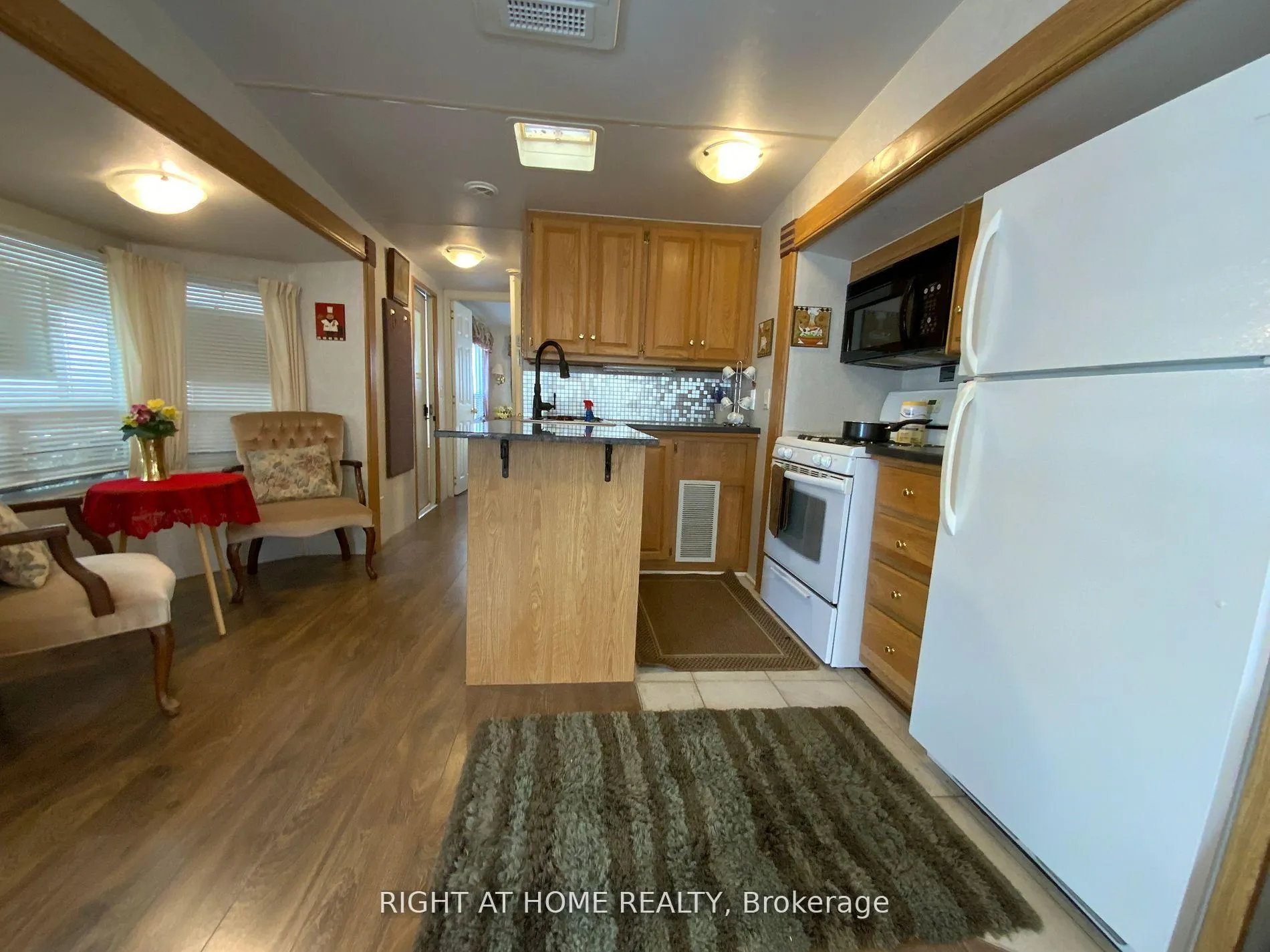 Photo 16 of 3 Woody Way Boulevard E, Georgina, Pefferlaw — HOMEH
