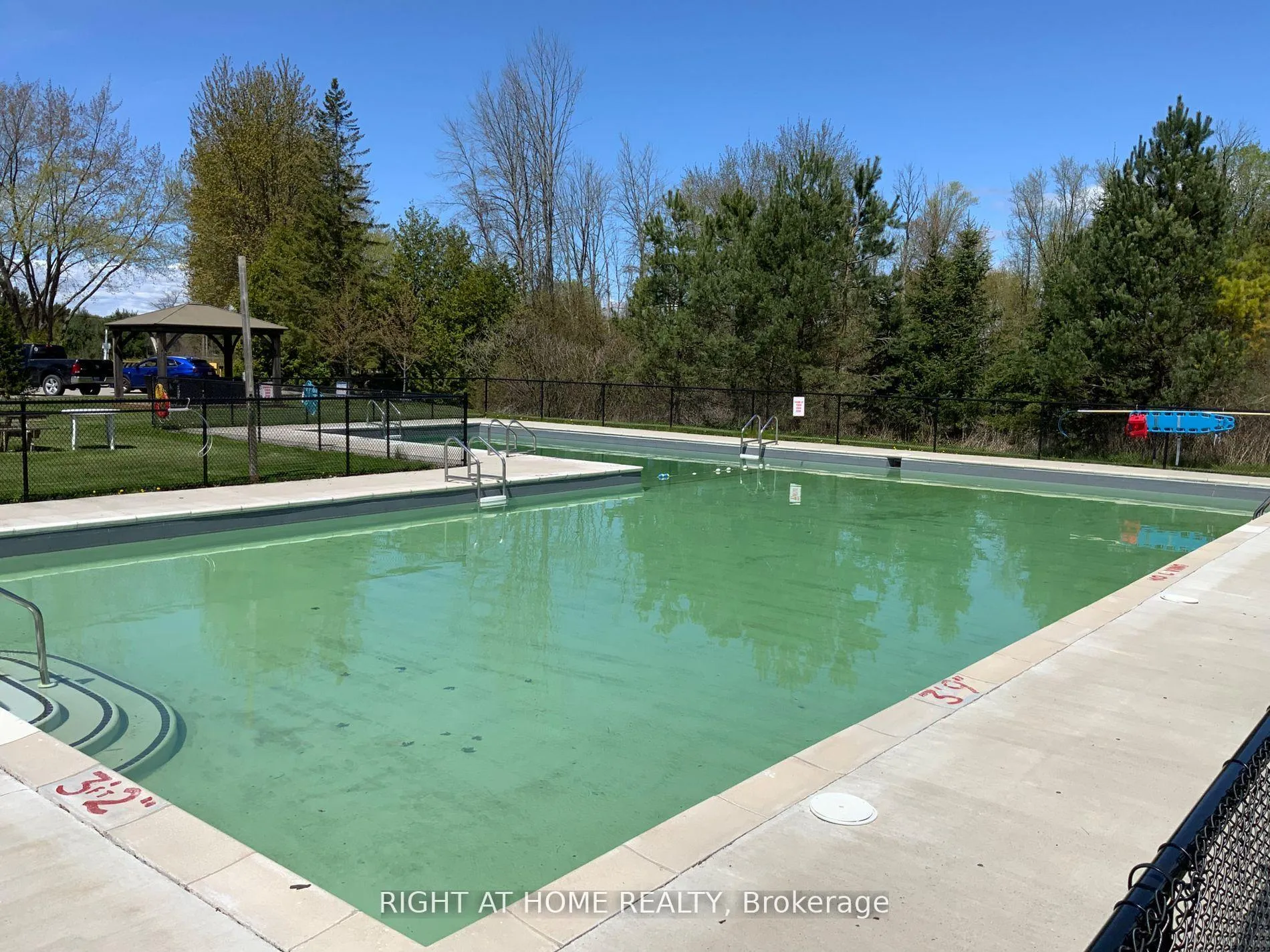 Photo 23 of 3 Woody Way Boulevard E, Georgina, Pefferlaw — HOMEH