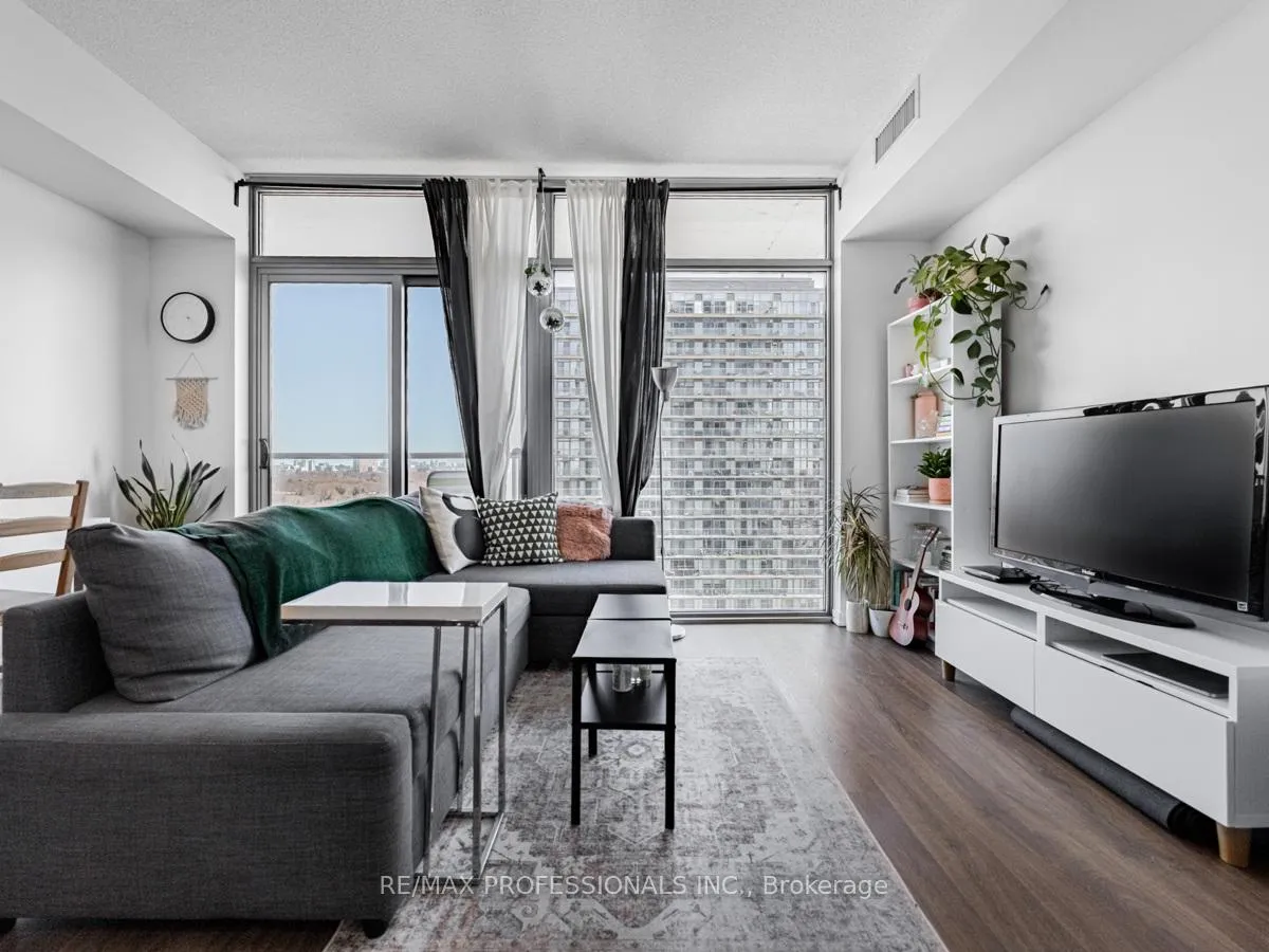 Photo 12 of Unit 2113, 105 The Queensway, Toronto, High Park-Swansea — HOMEH