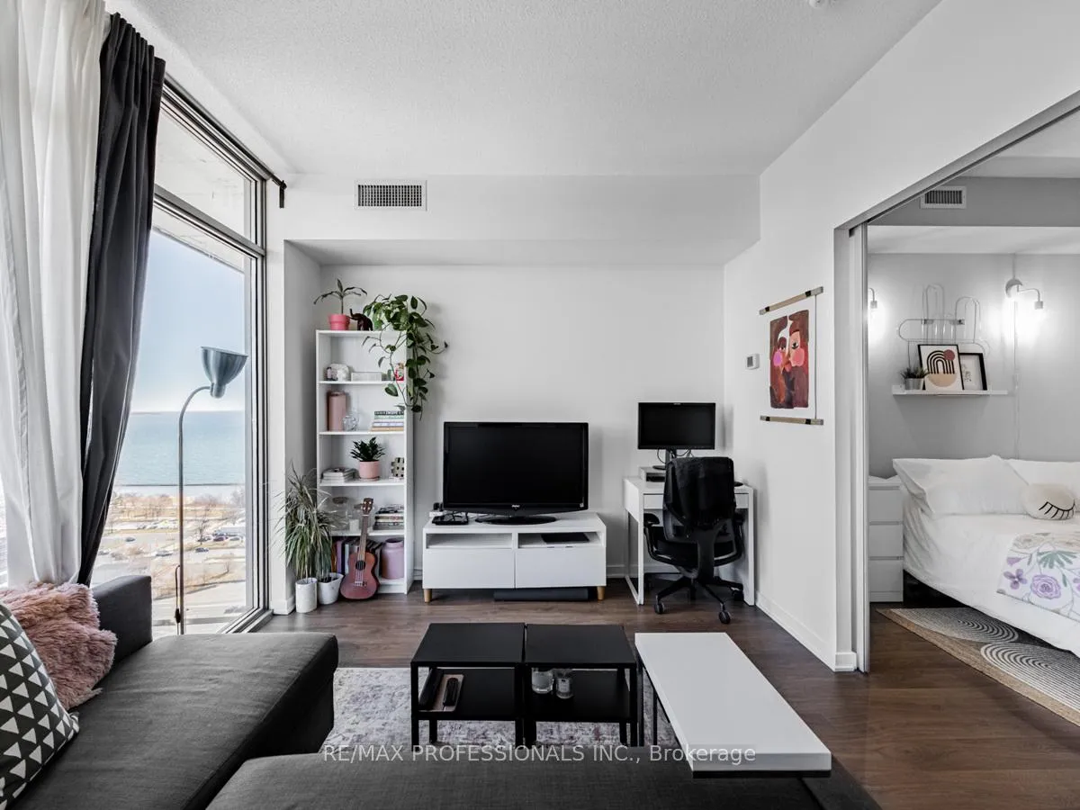Photo 15 of Unit 2113, 105 The Queensway, Toronto, High Park-Swansea — HOMEH