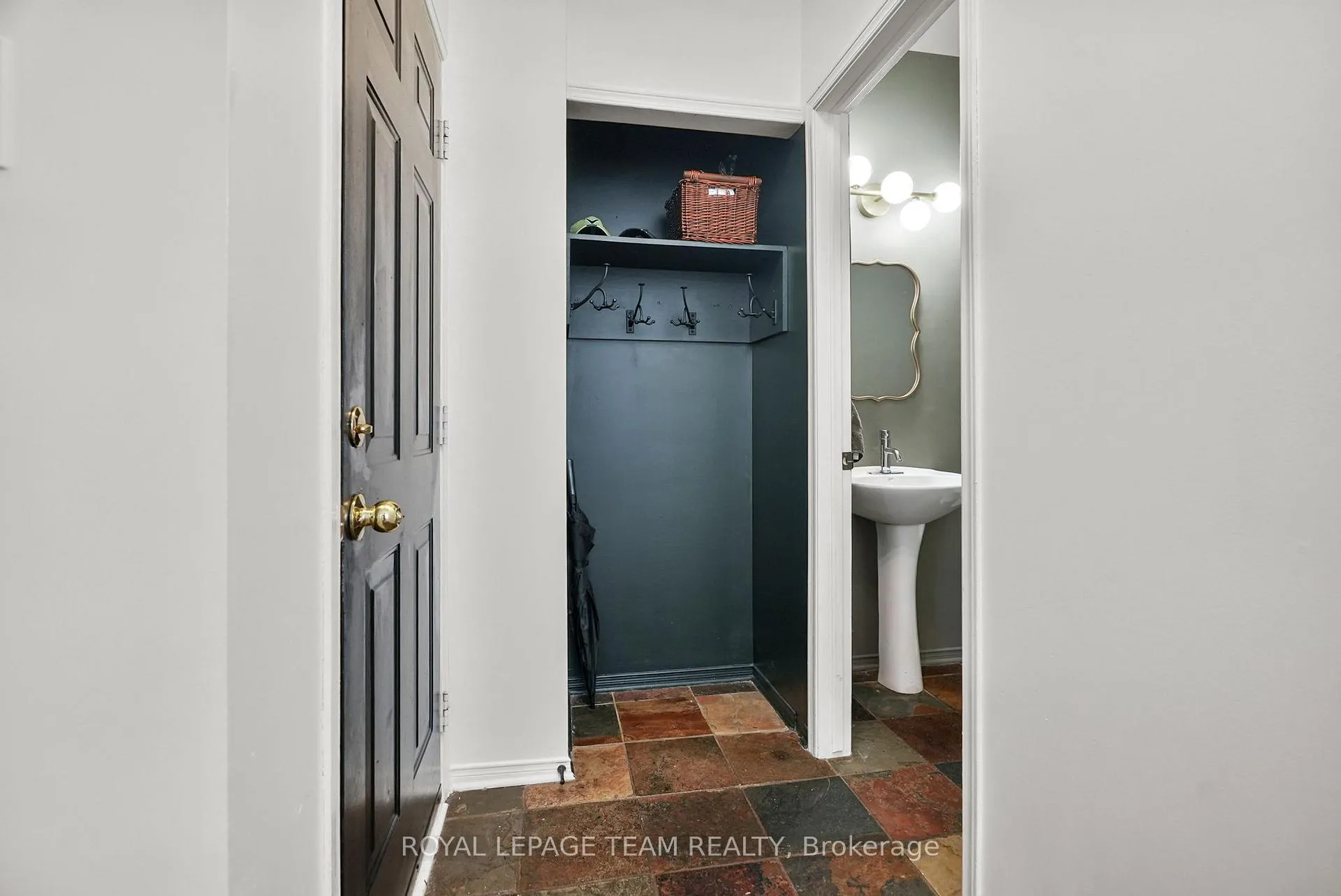 Photo 5 of 2122 Saunders Avenue, Ottawa, Woodroffe — HOMEH
