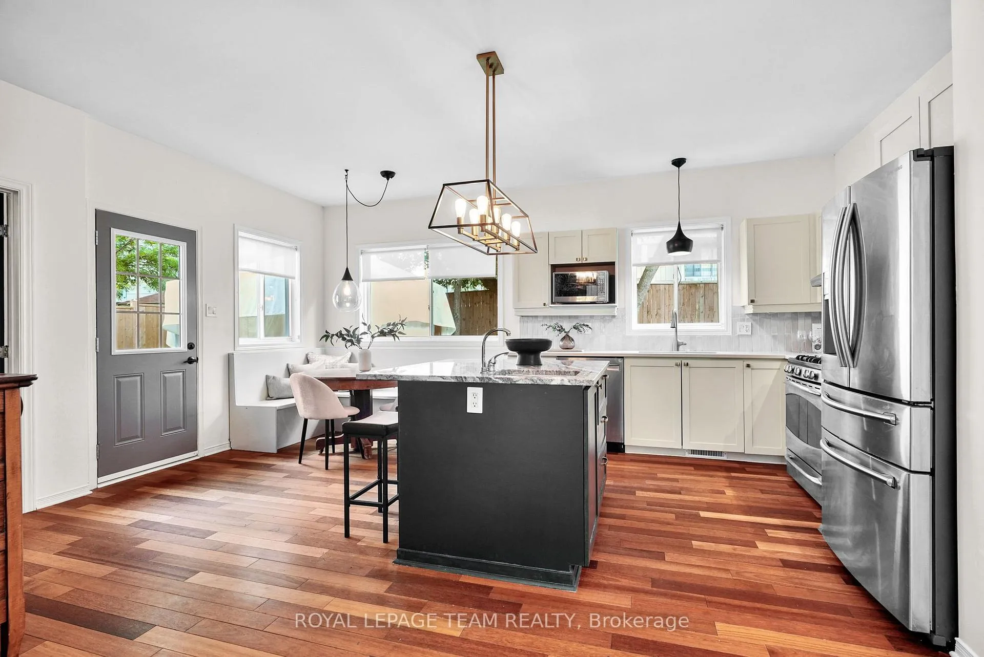 Photo 10 of 2122 Saunders Avenue, Ottawa, Woodroffe — HOMEH