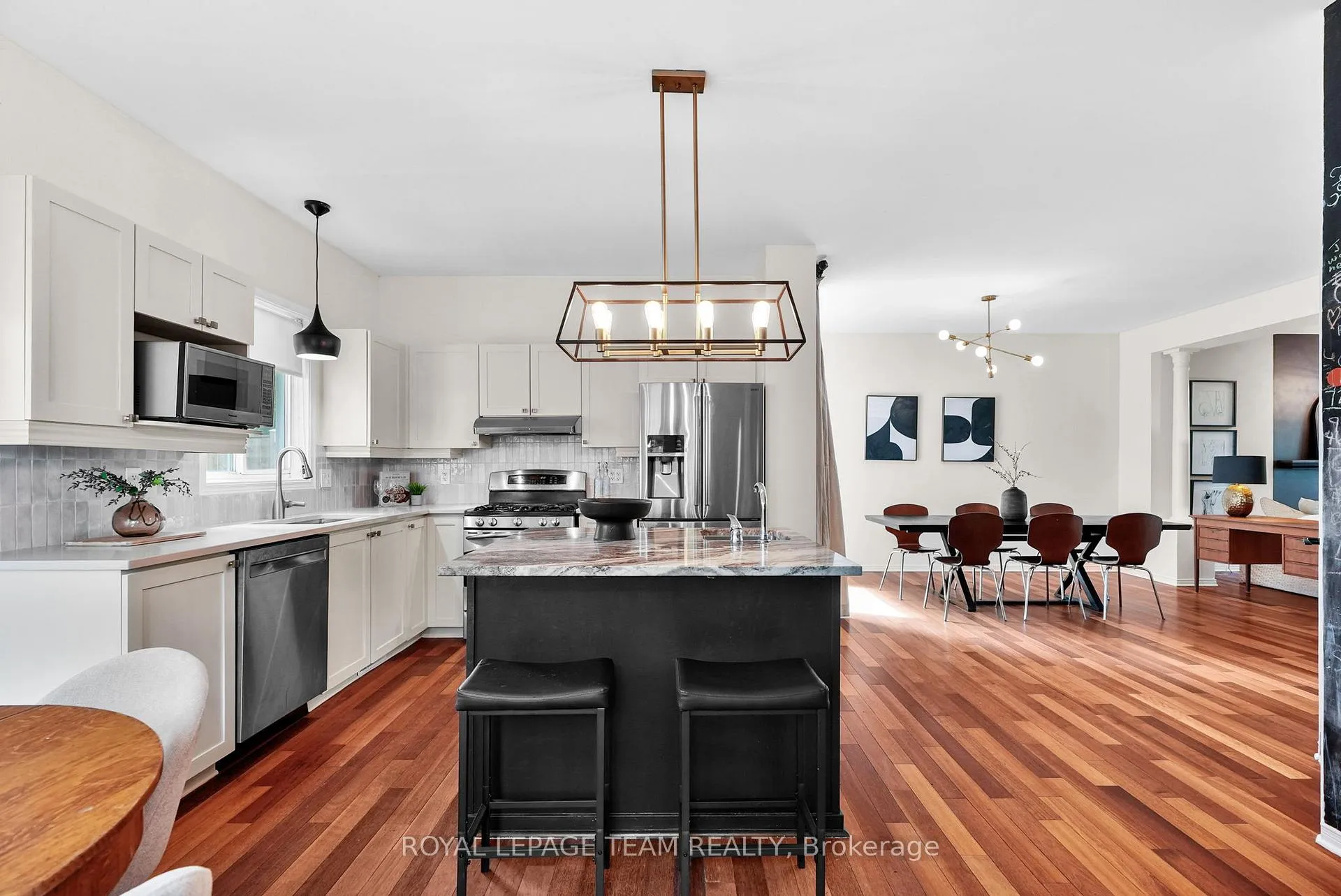 Photo 11 of 2122 Saunders Avenue, Ottawa, Woodroffe — HOMEH