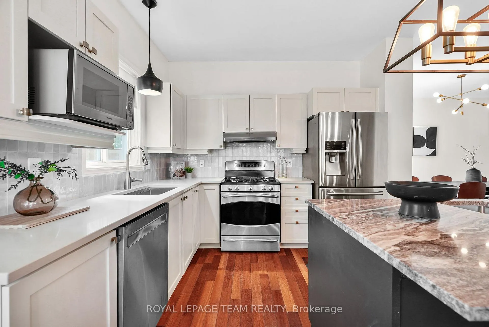 Photo 13 of 2122 Saunders Avenue, Ottawa, Woodroffe — HOMEH
