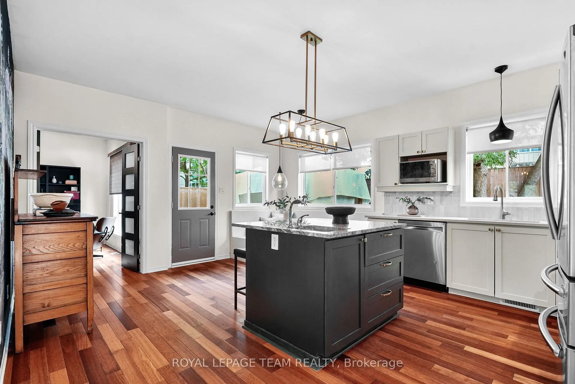 Photo 15 of 2122 Saunders Avenue, Ottawa, Woodroffe — HOMEH