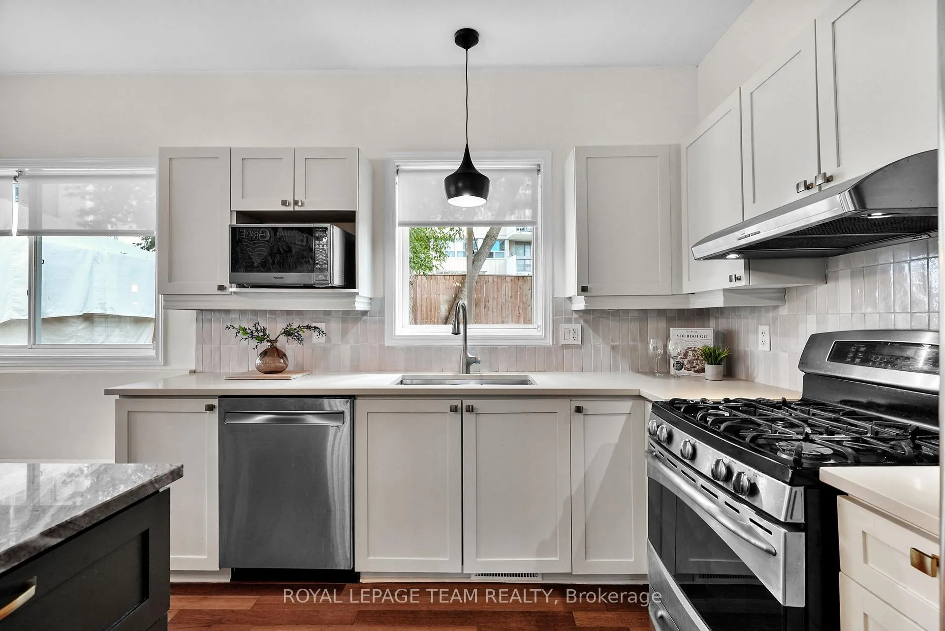 Photo 16 of 2122 Saunders Avenue, Ottawa, Woodroffe — HOMEH