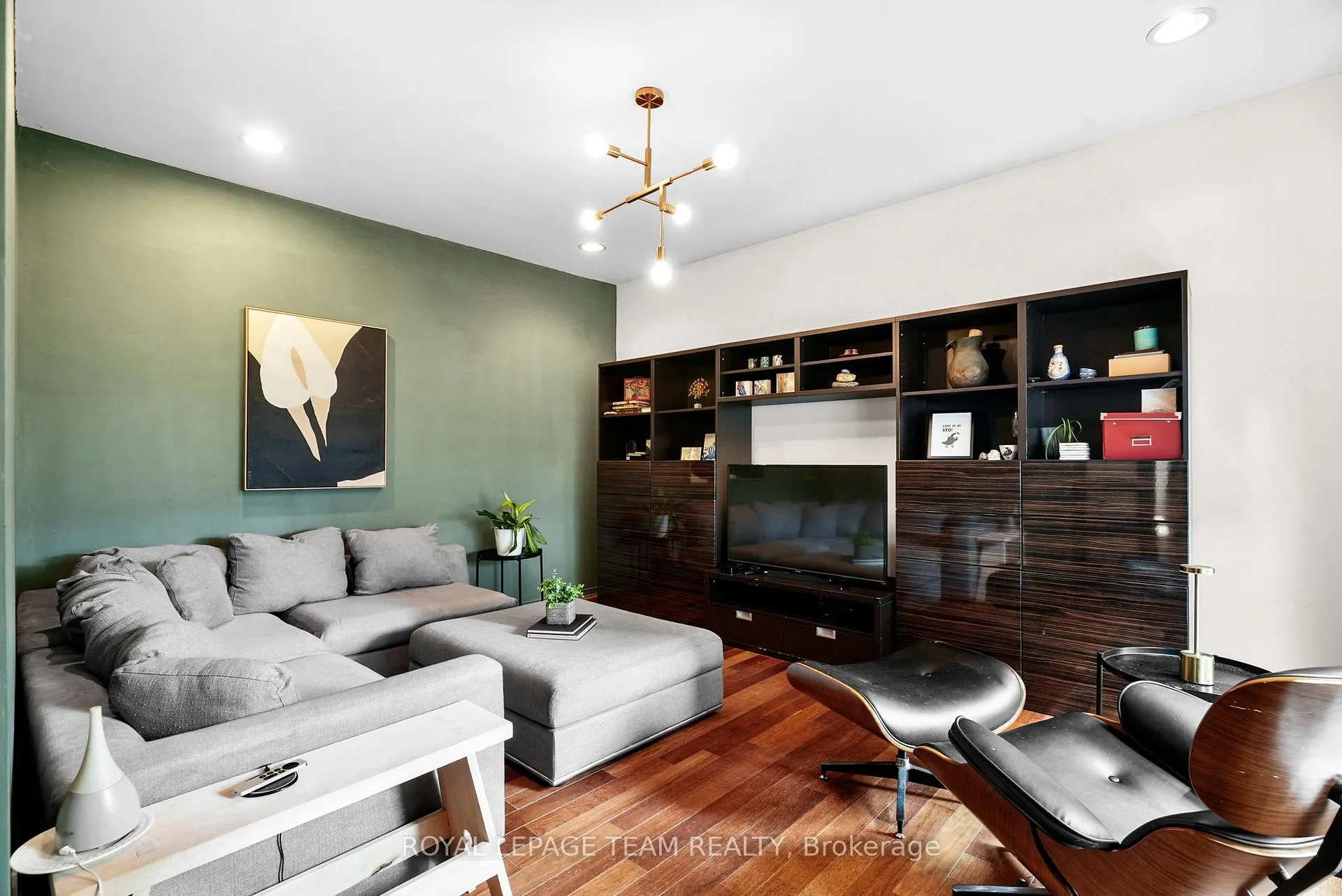 Photo 18 of 2122 Saunders Avenue, Ottawa, Woodroffe — HOMEH