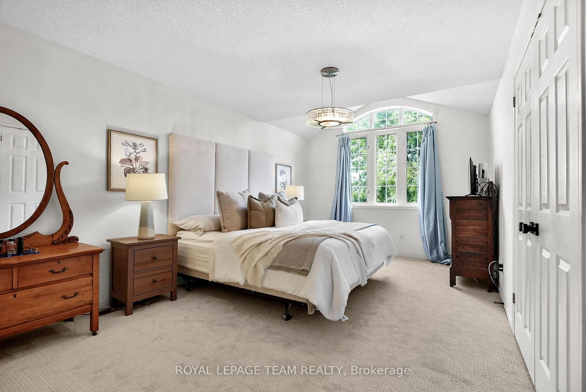 Photo 20 of 2122 Saunders Avenue, Ottawa, Woodroffe — HOMEH