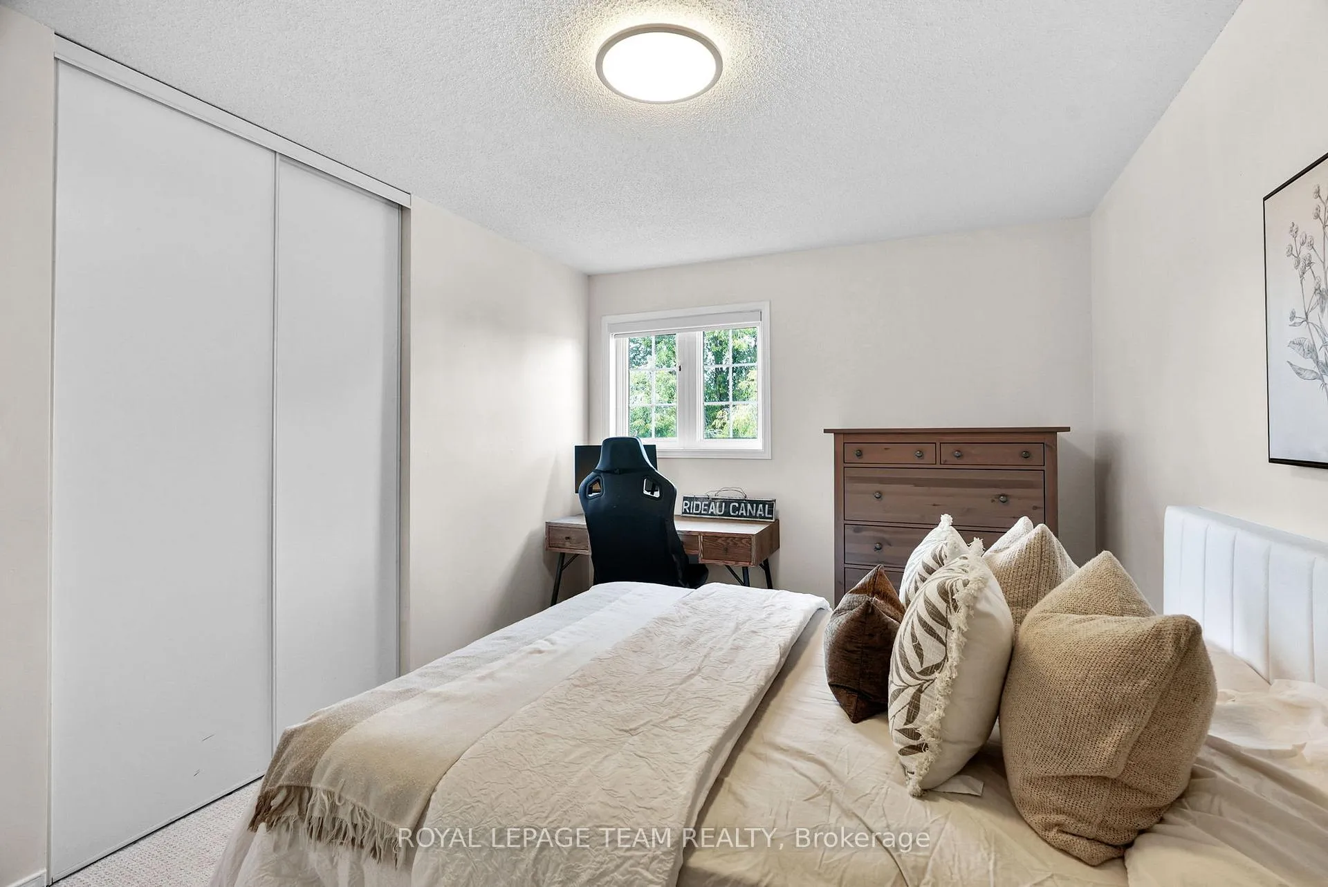 Photo 25 of 2122 Saunders Avenue, Ottawa, Woodroffe — HOMEH