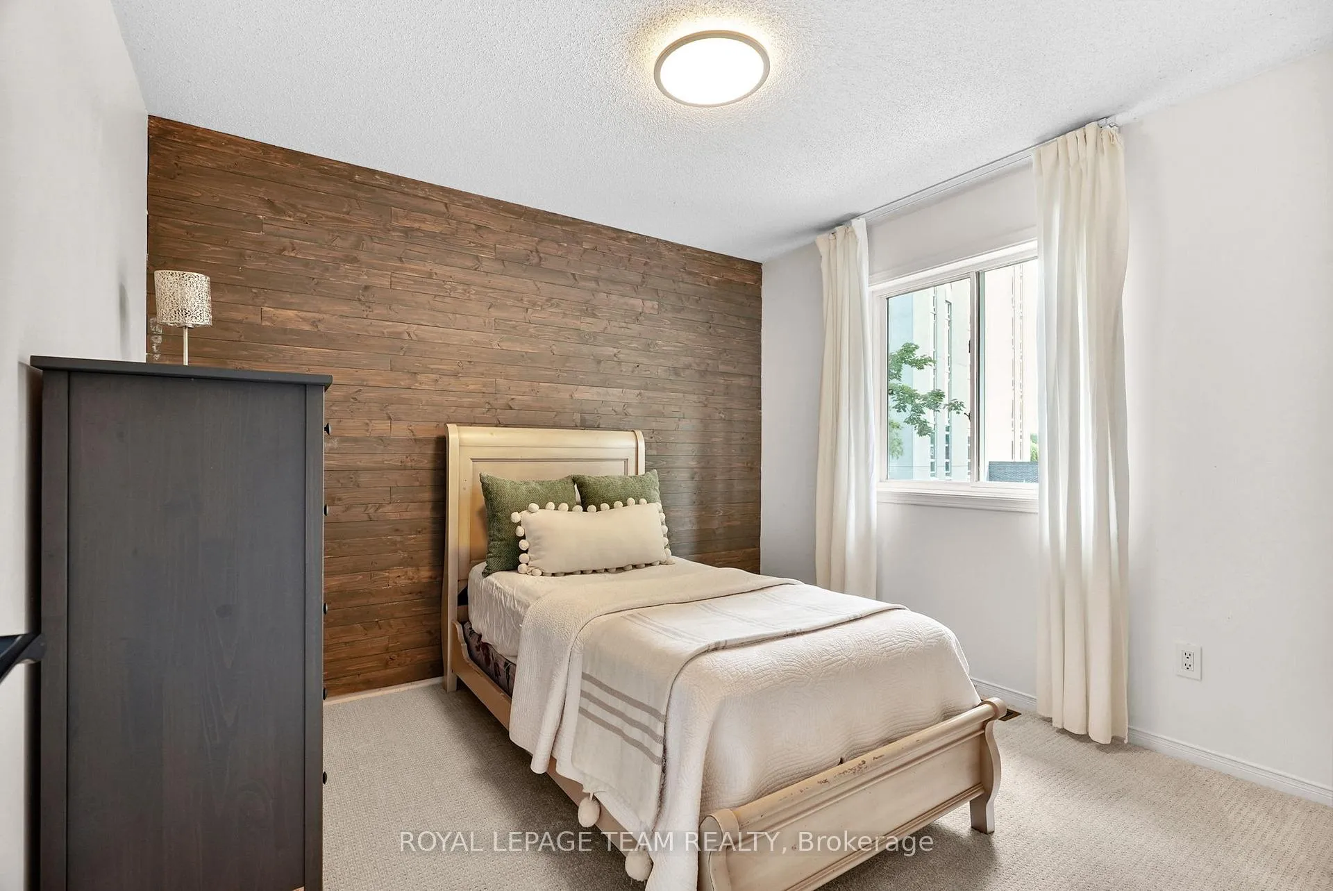 Photo 26 of 2122 Saunders Avenue, Ottawa, Woodroffe — HOMEH