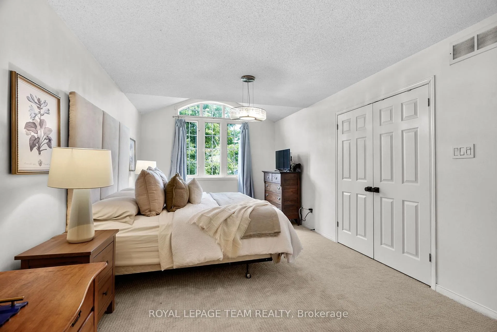Photo 30 of 2122 Saunders Avenue, Ottawa, Woodroffe — HOMEH
