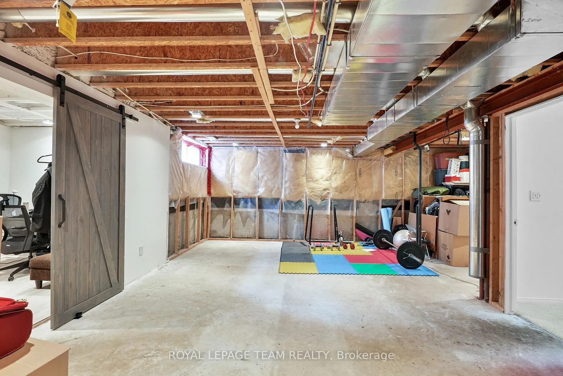 Photo 31 of 2122 Saunders Avenue, Ottawa, Woodroffe — HOMEH