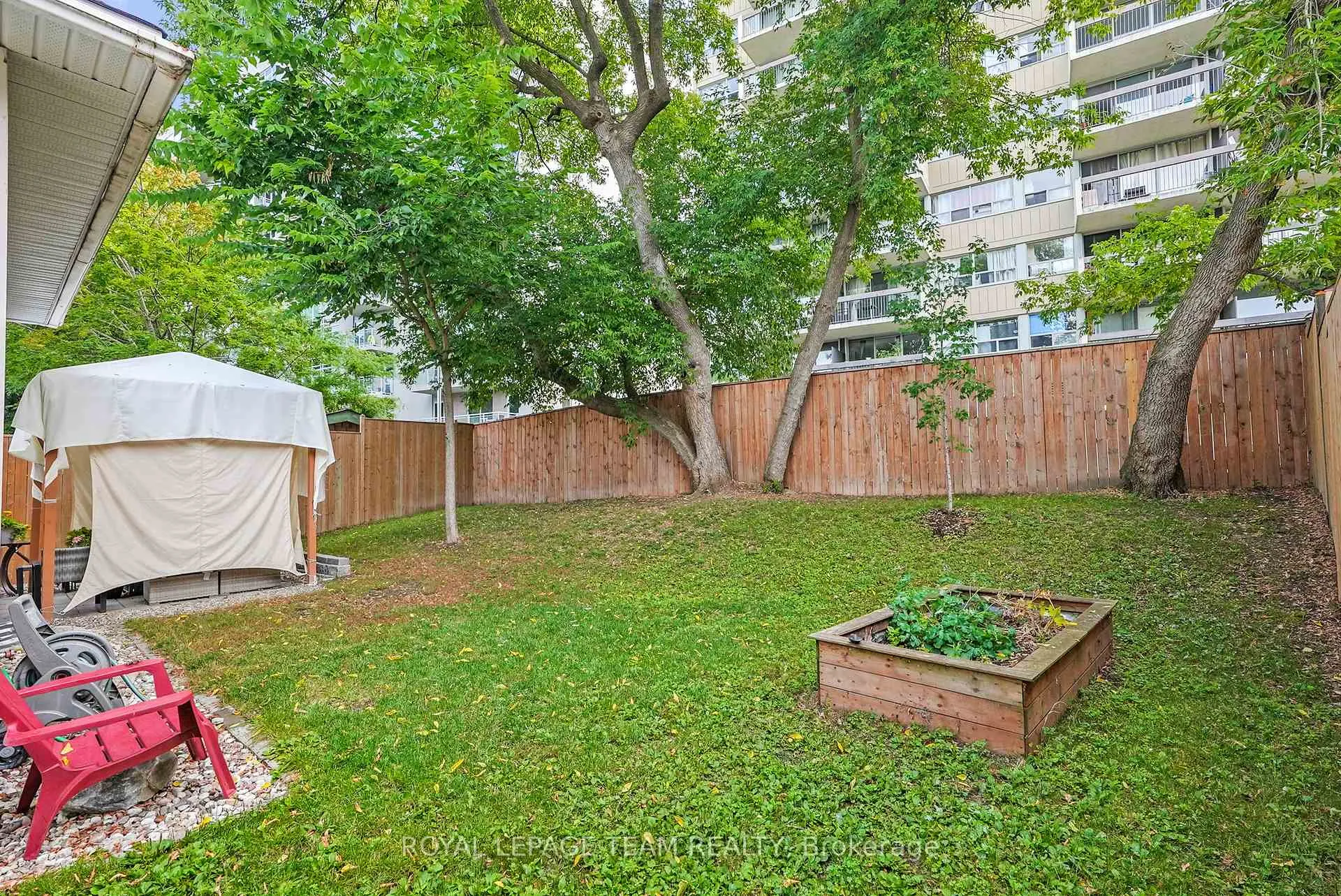 Photo 34 of 2122 Saunders Avenue, Ottawa, Woodroffe — HOMEH