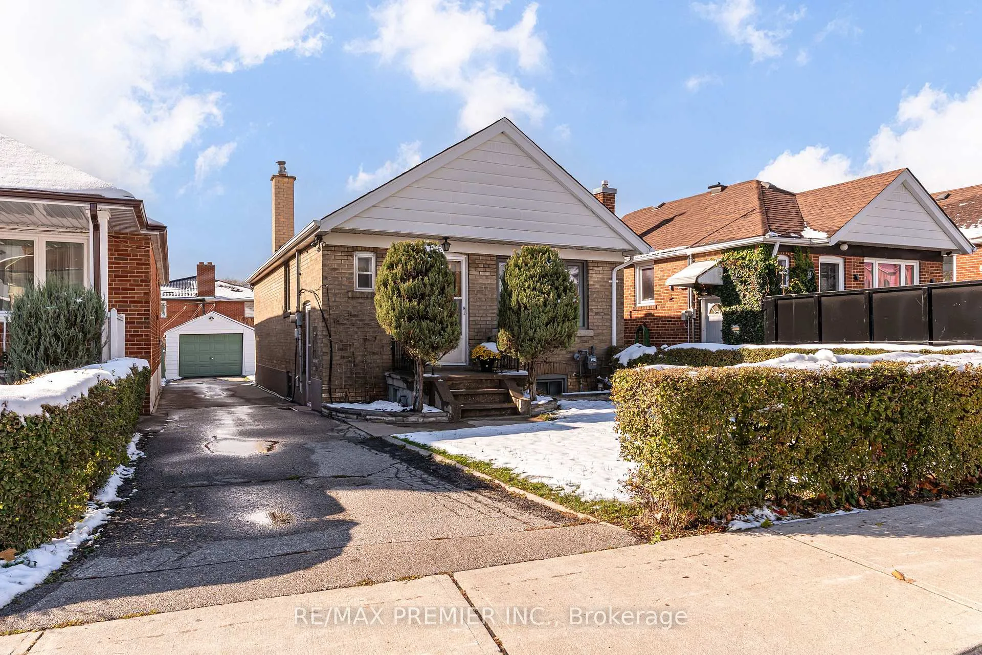 Photo 1 of 52 Richardson Avenue, North York, Beechborough-Greenbrook — HOMEH