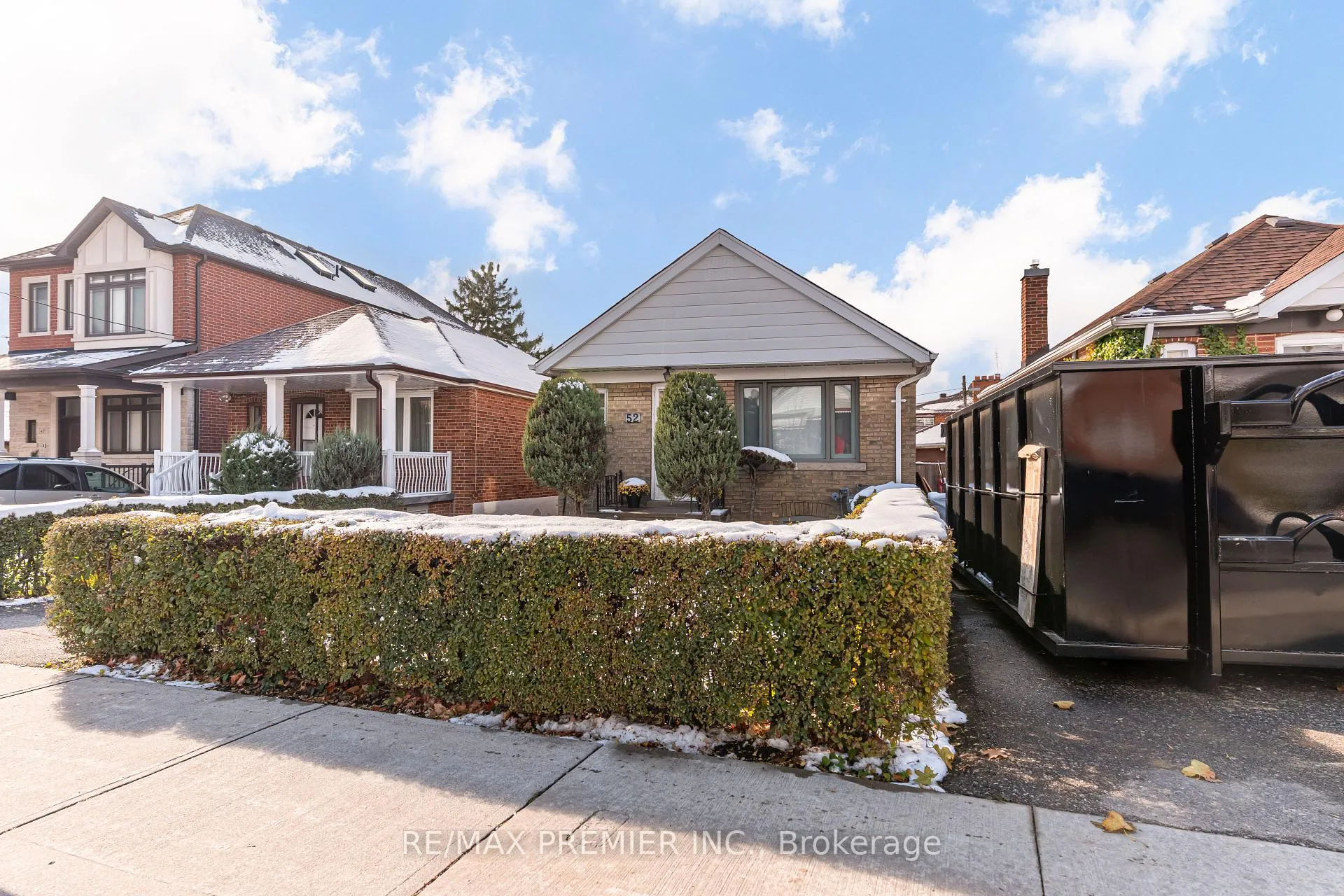 Photo 4 of 52 Richardson Avenue, North York, Beechborough-Greenbrook — HOMEH