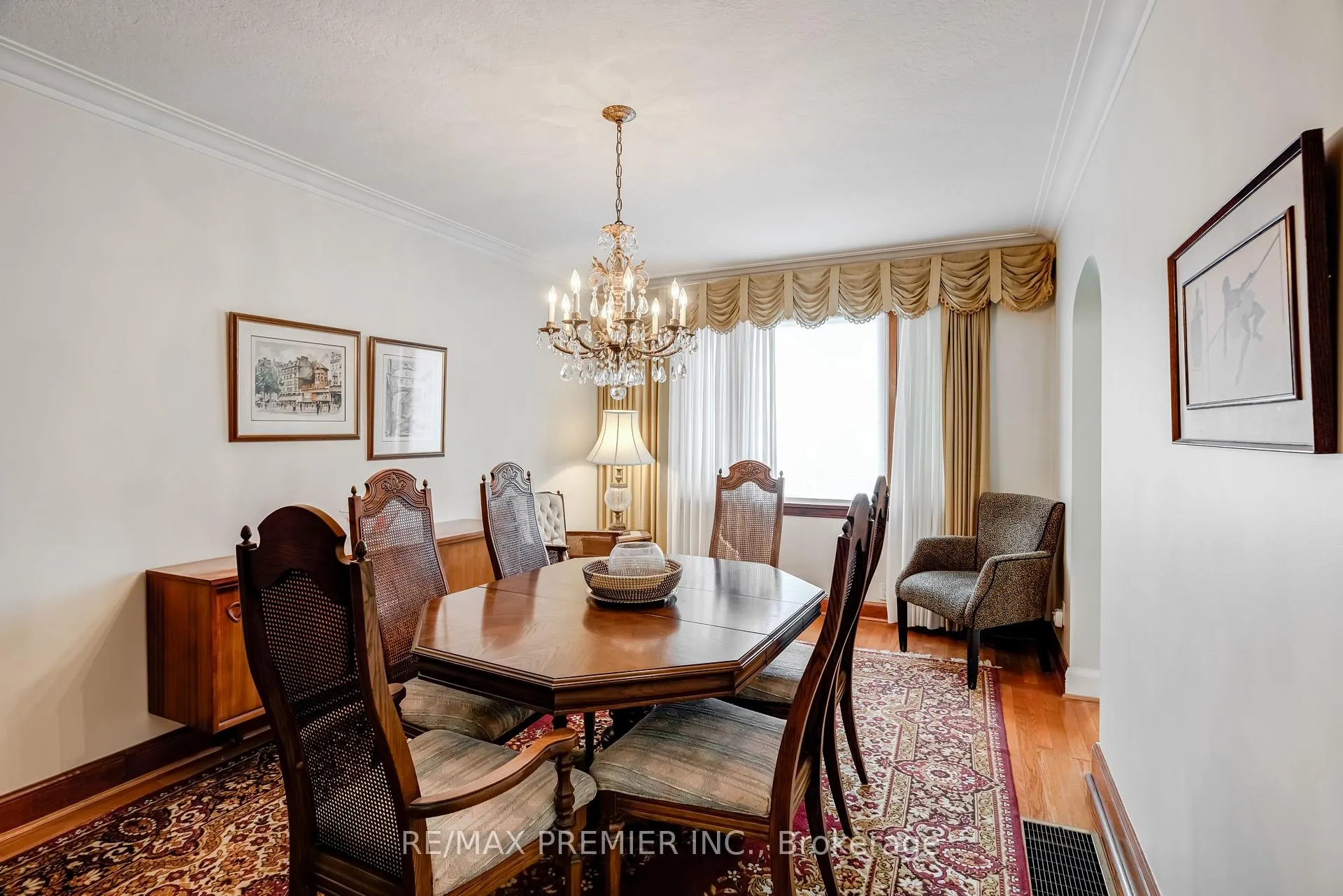 Photo 14 of 52 Richardson Avenue, North York, Beechborough-Greenbrook — HOMEH