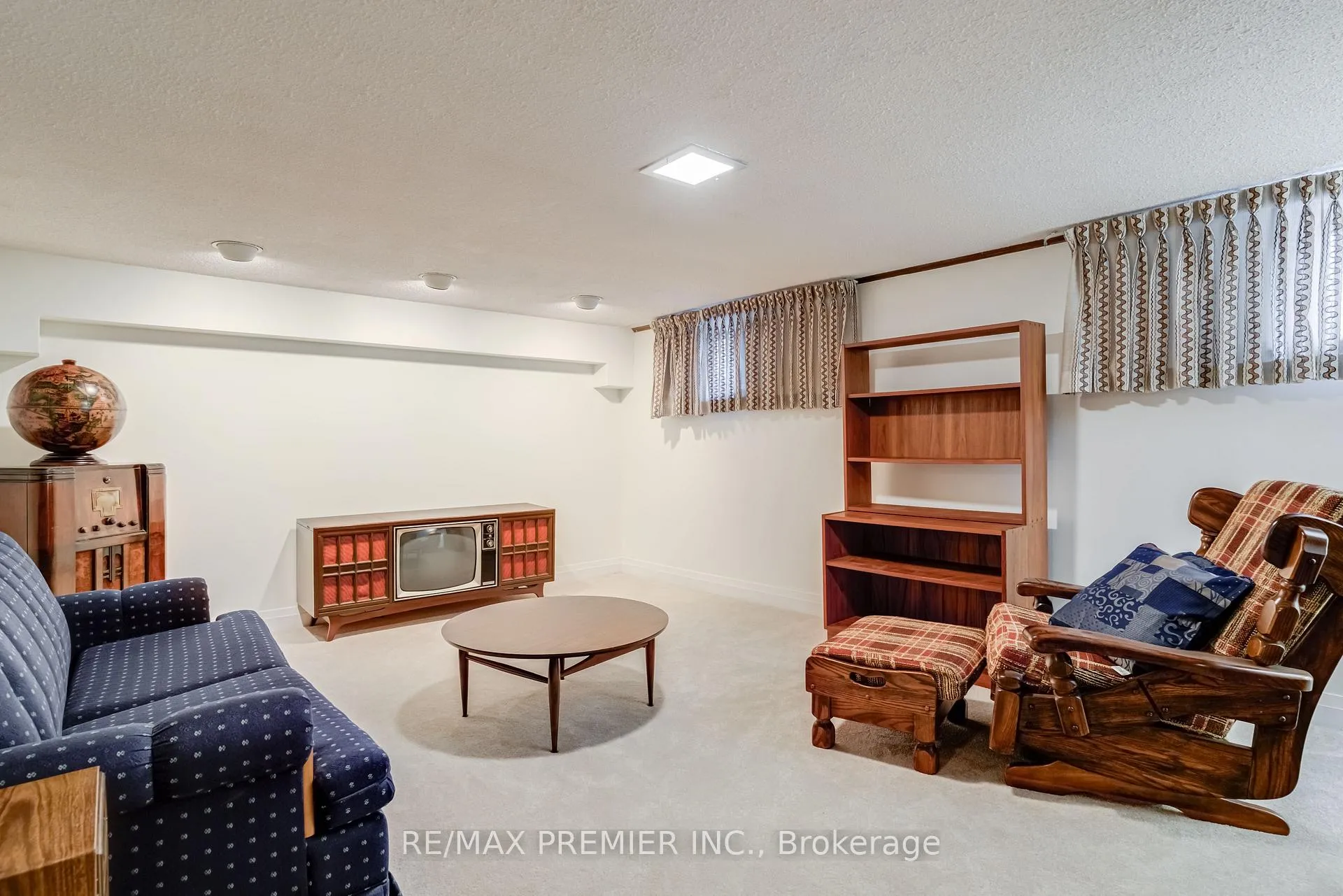 Photo 27 of 52 Richardson Avenue, North York, Beechborough-Greenbrook — HOMEH