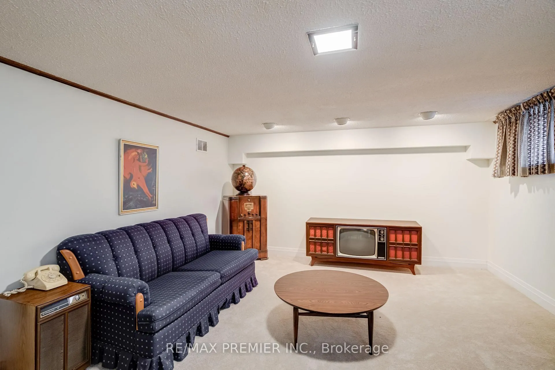 Photo 28 of 52 Richardson Avenue, North York, Beechborough-Greenbrook — HOMEH