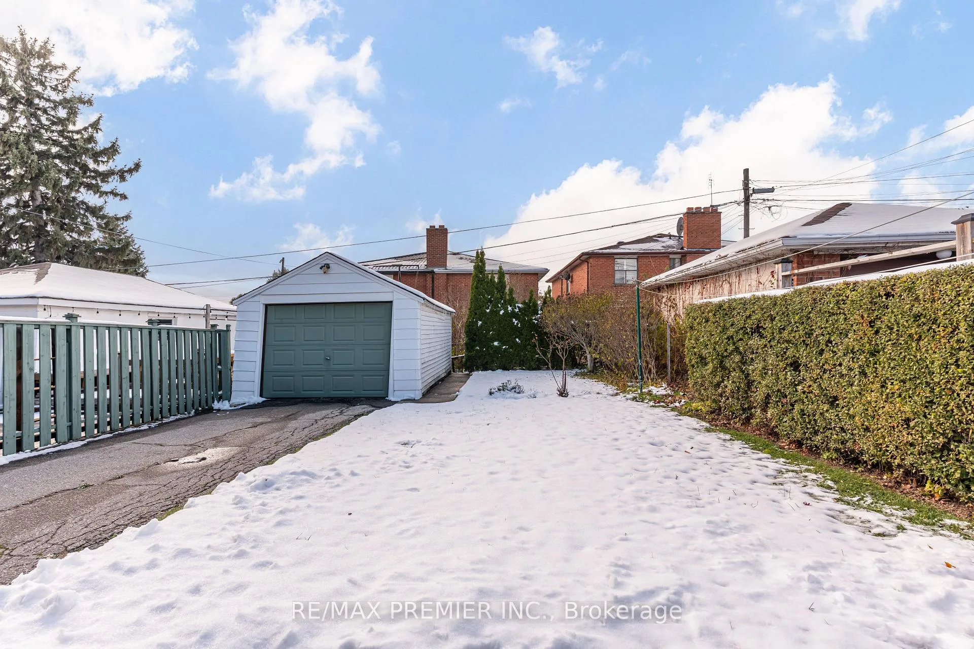 Photo 38 of 52 Richardson Avenue, North York, Beechborough-Greenbrook — HOMEH