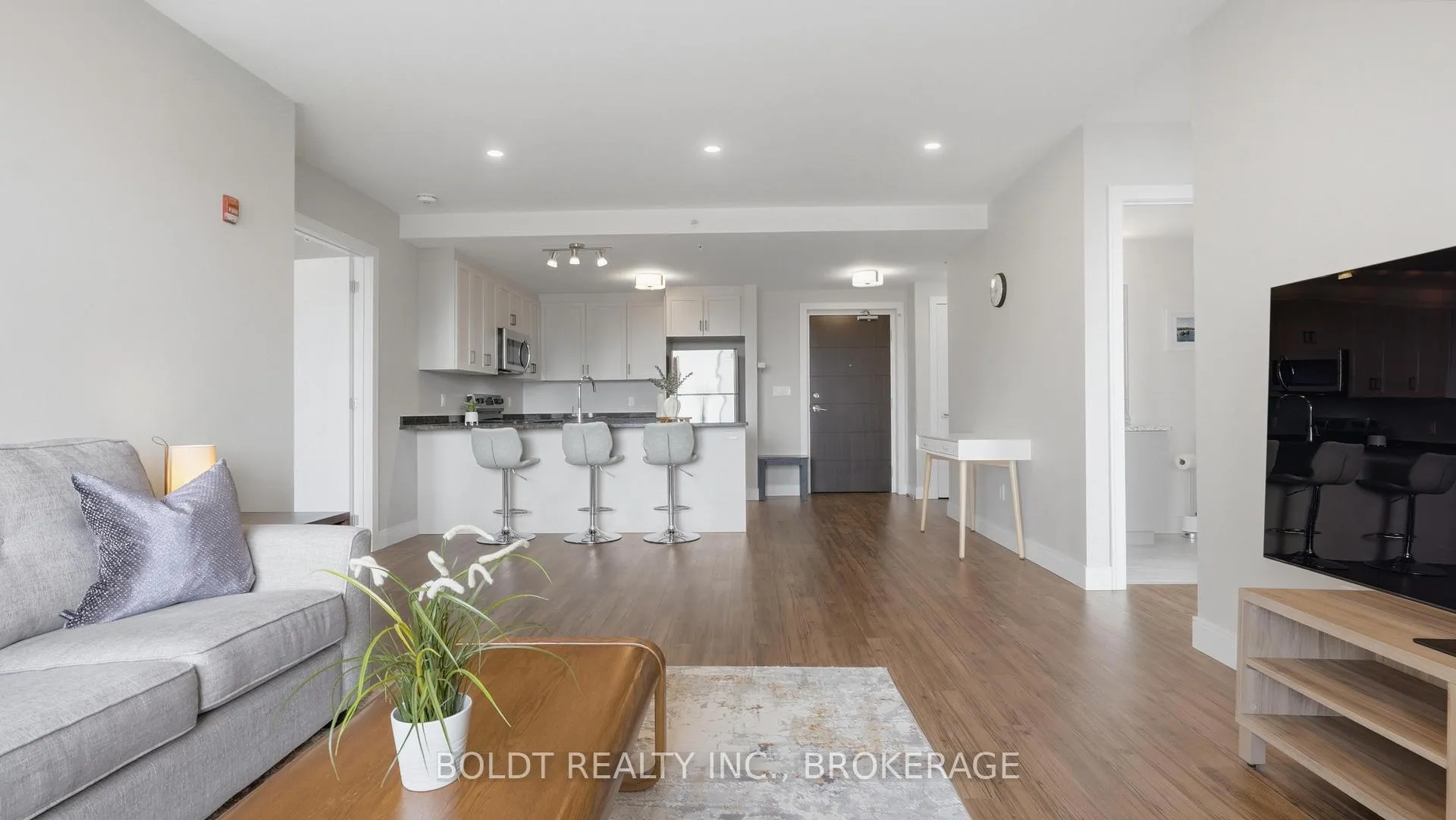 Photo 8 of Unit 508, 300G Fourth Avenue, St. Catharines, Ridley — HOMEH